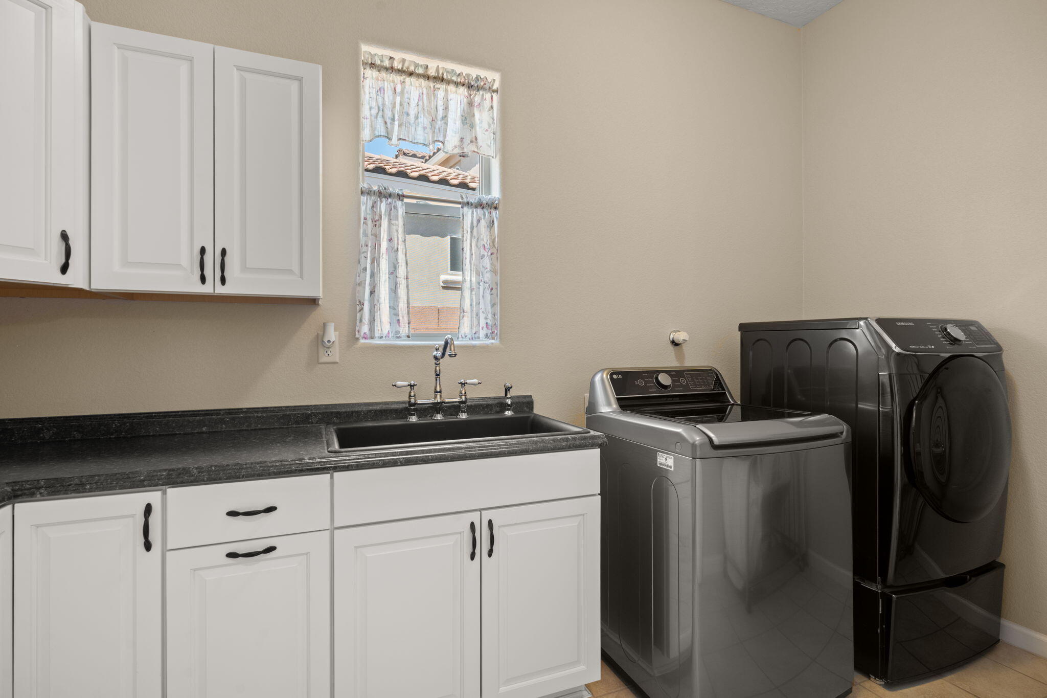 9113 Vista Bosquejo Road NW