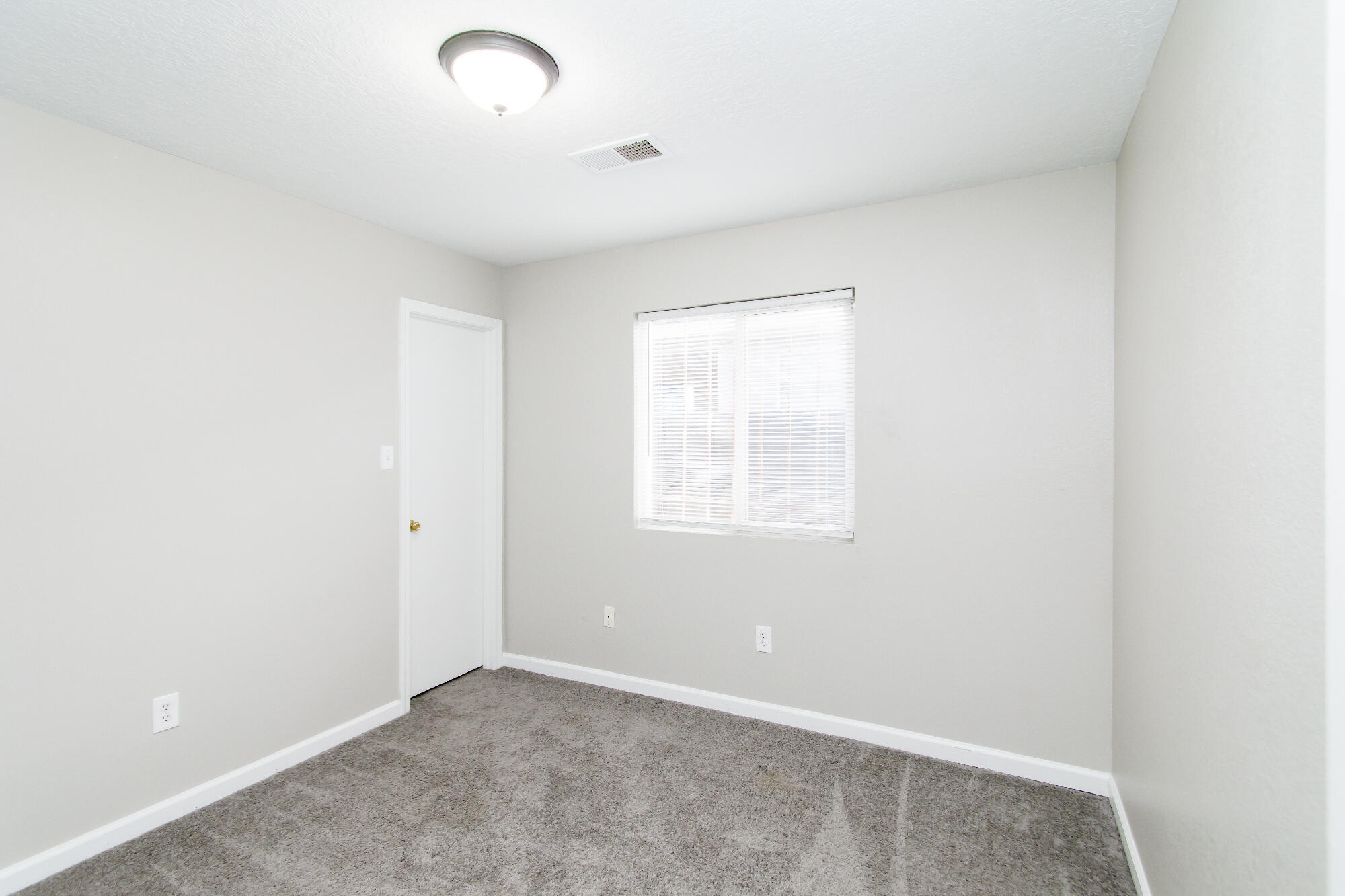 11605 SINGING ARROW Avenue SE