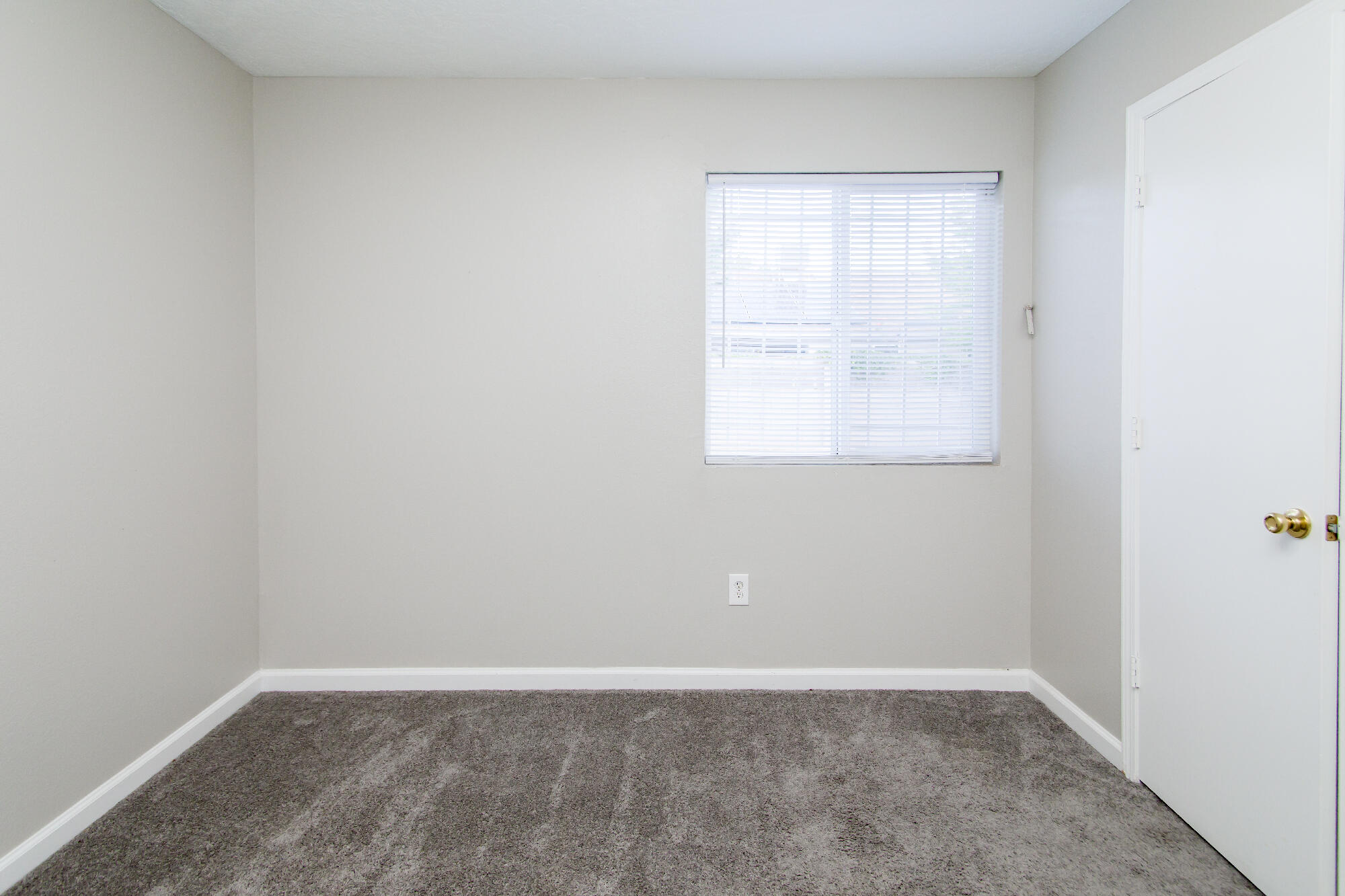 11605 SINGING ARROW Avenue SE