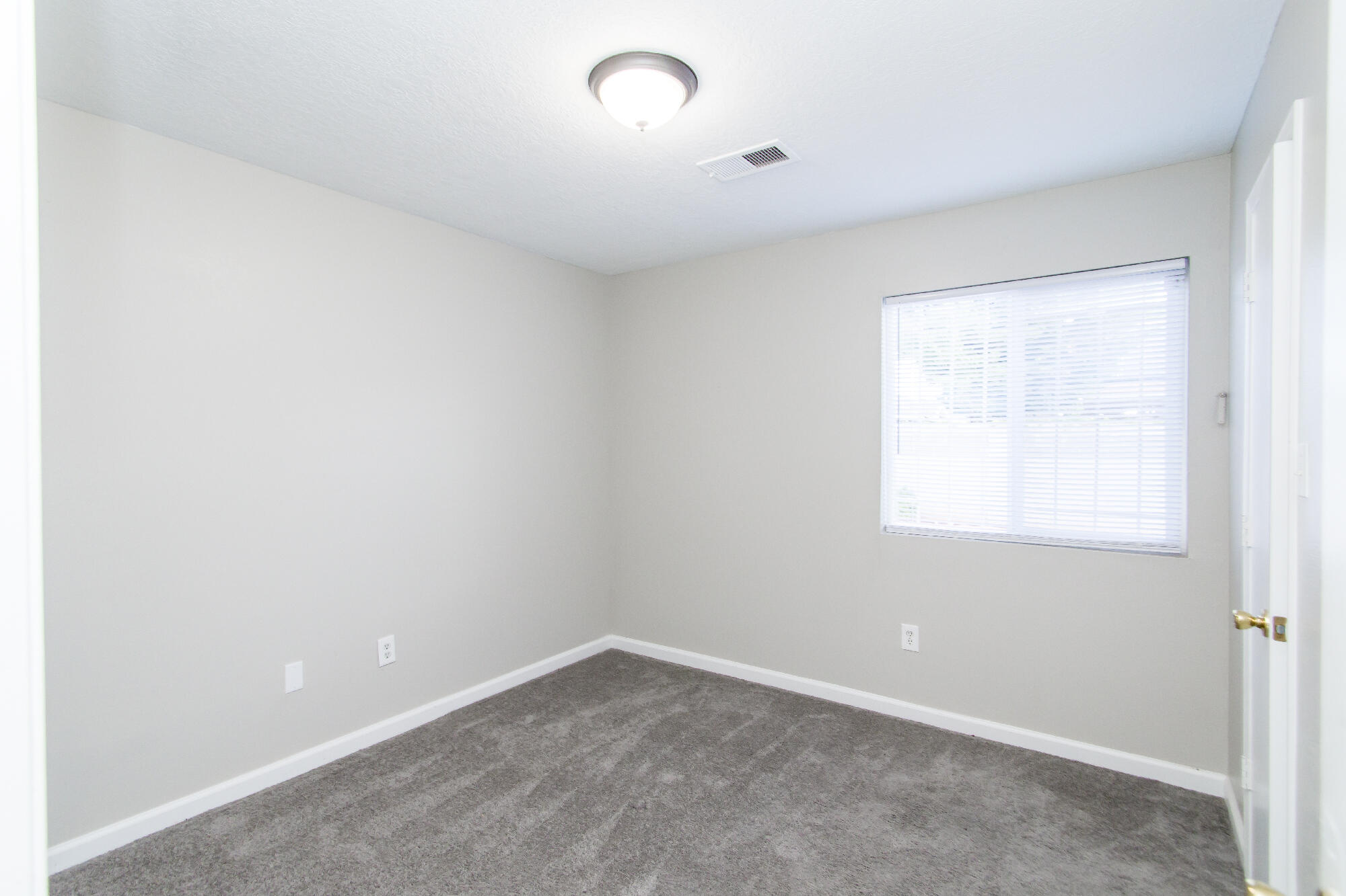 11605 SINGING ARROW Avenue SE