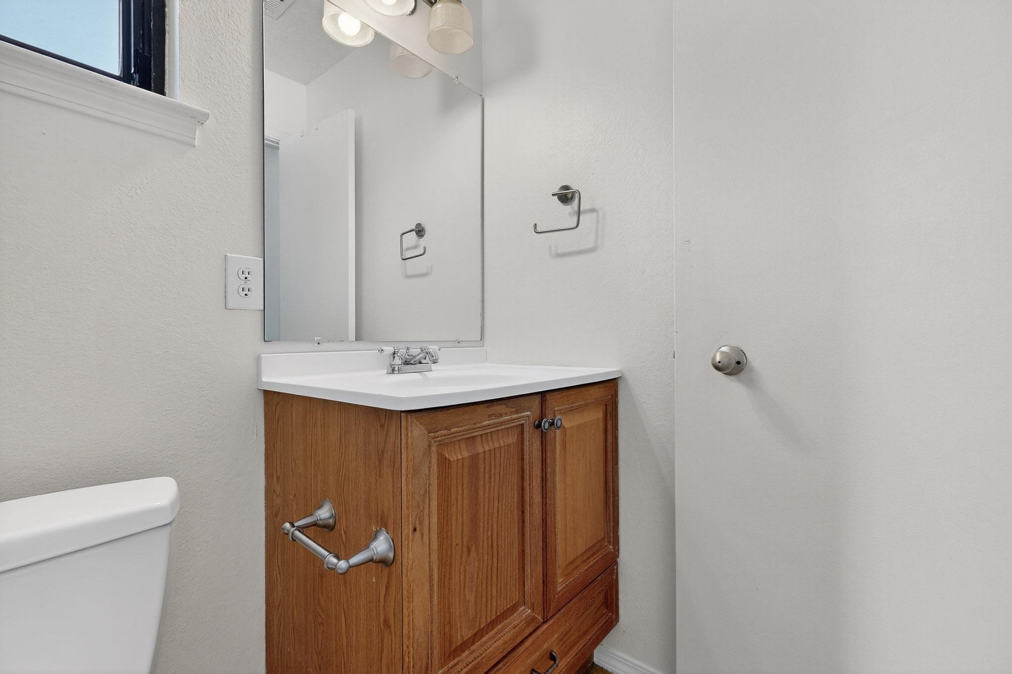 11527 NASSAU Drive NE