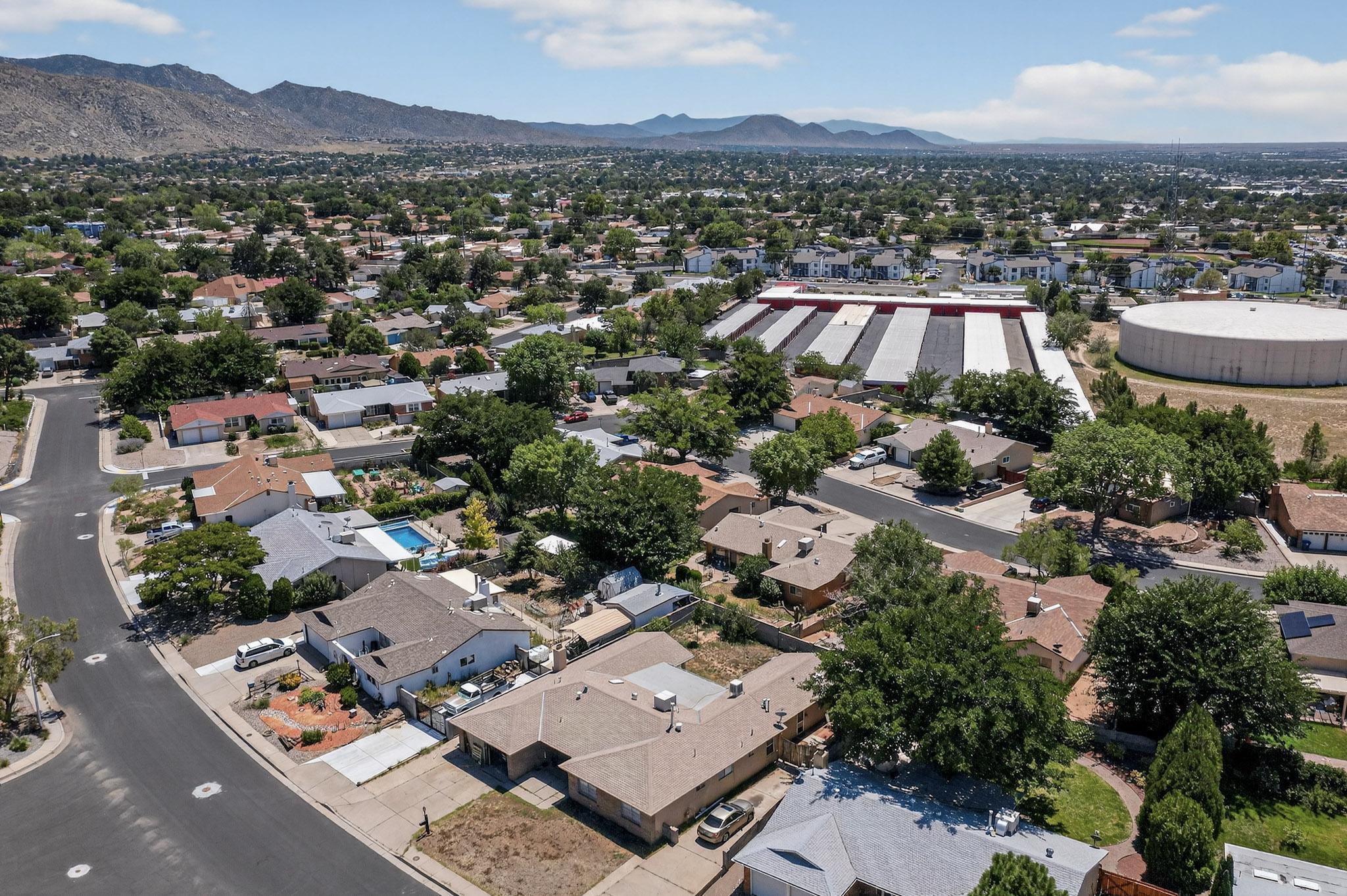 11527 NASSAU Drive NE