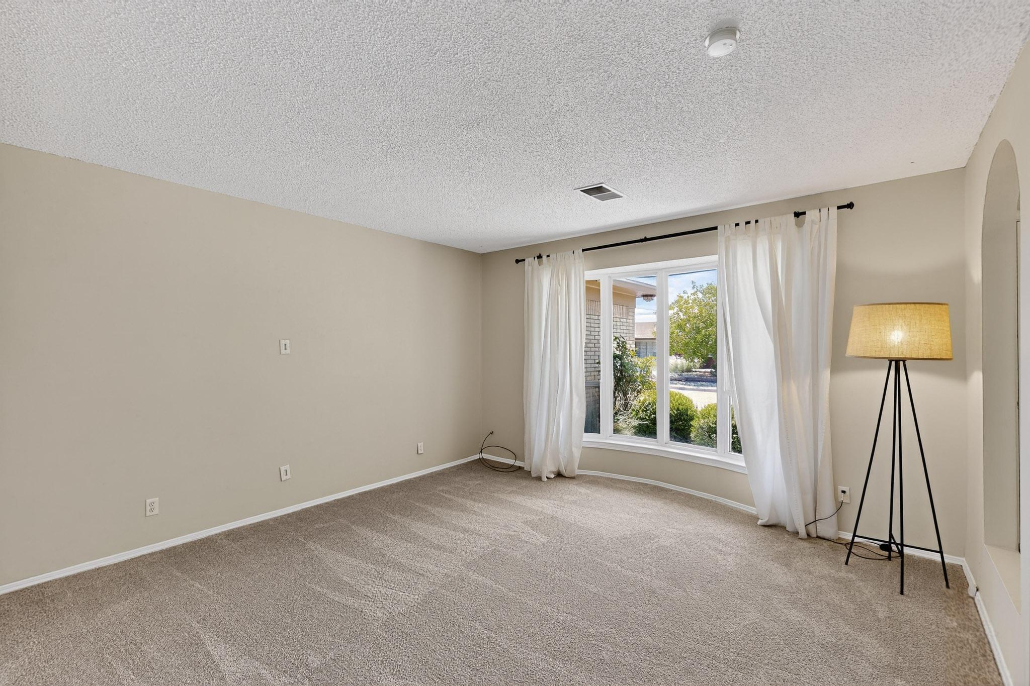 11527 NASSAU Drive NE