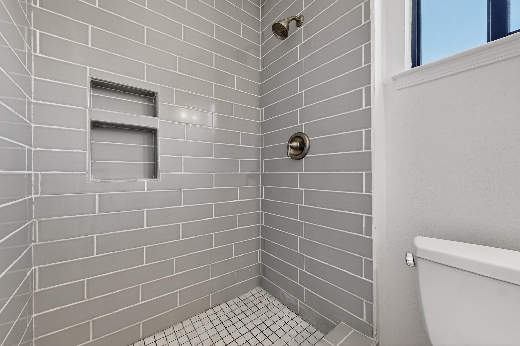 11527 NASSAU Drive NE