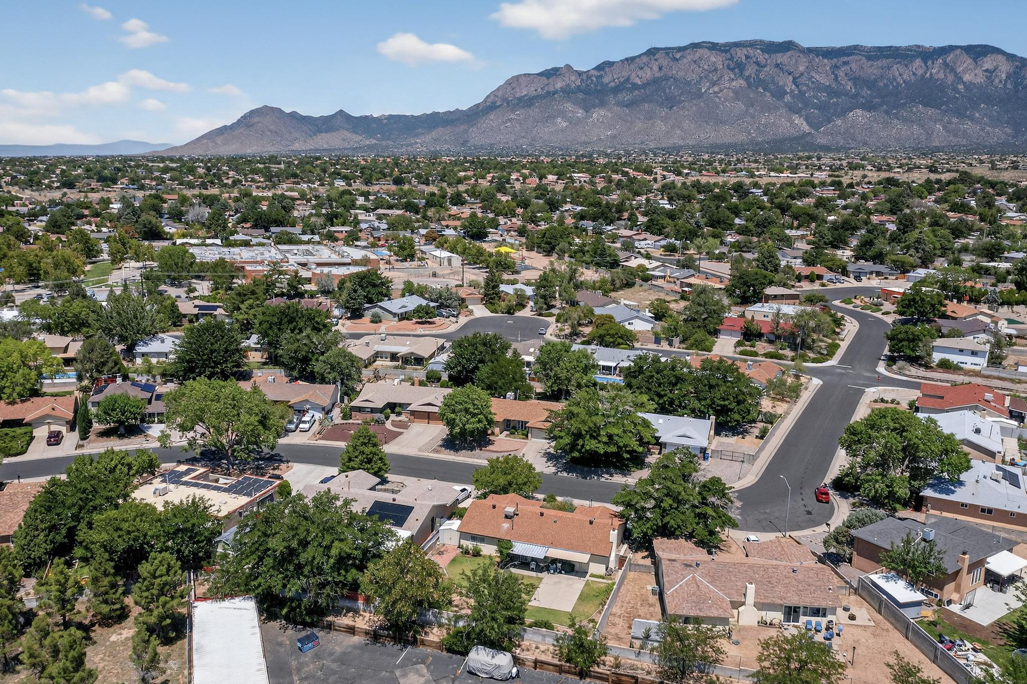 11527 NASSAU Drive NE