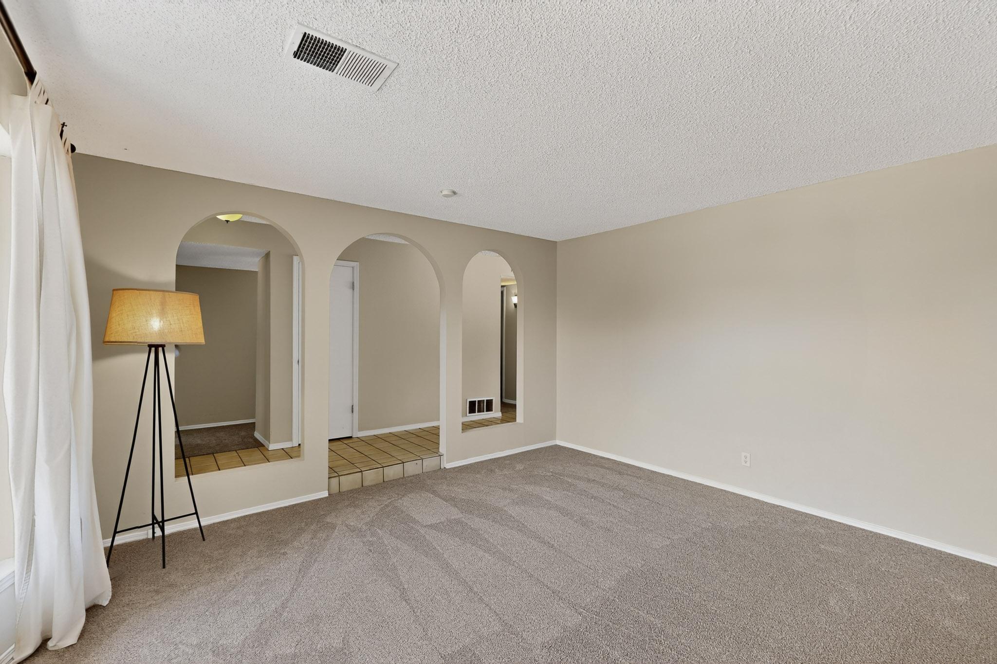 11527 NASSAU Drive NE