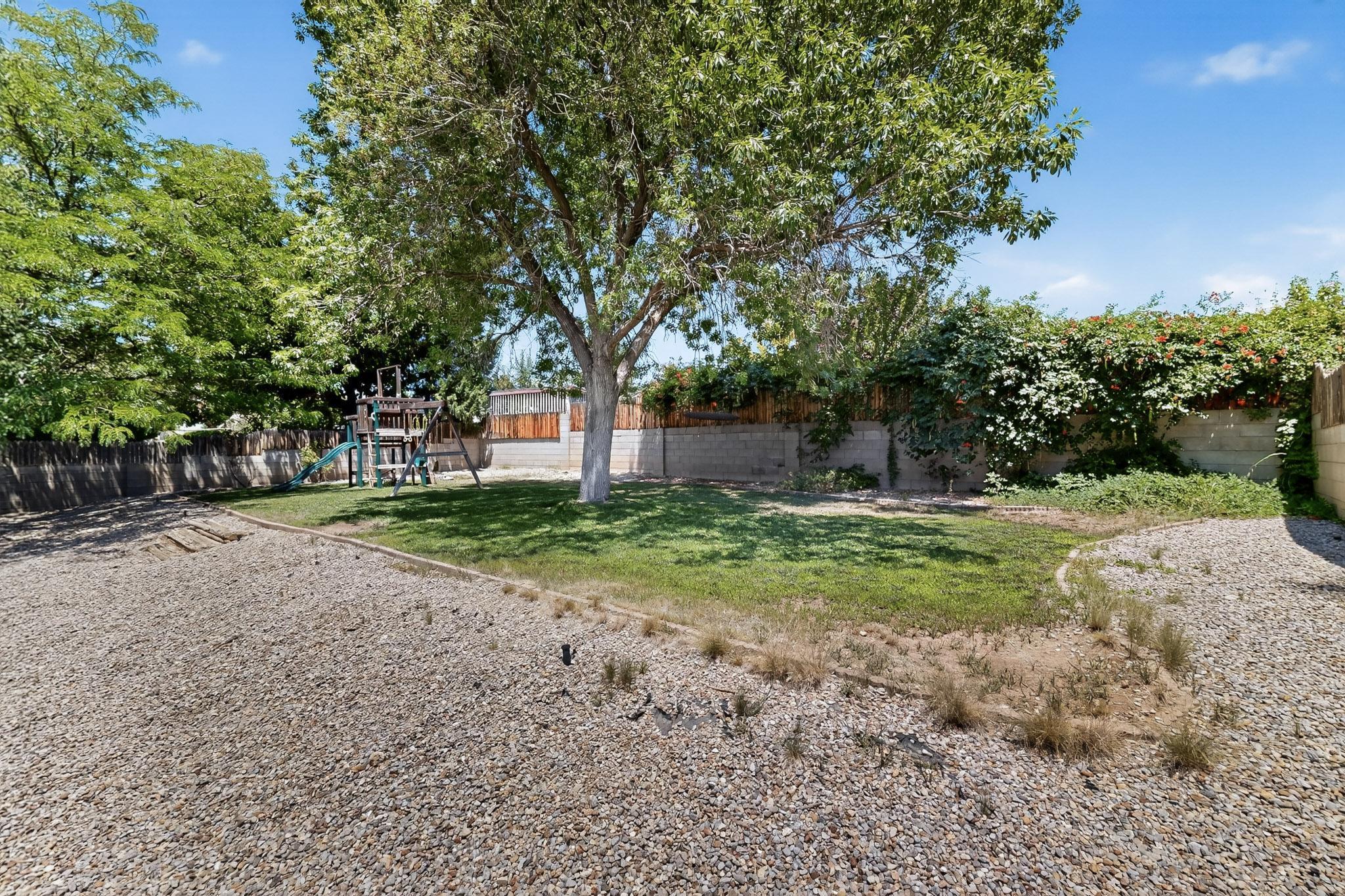 11527 NASSAU Drive NE