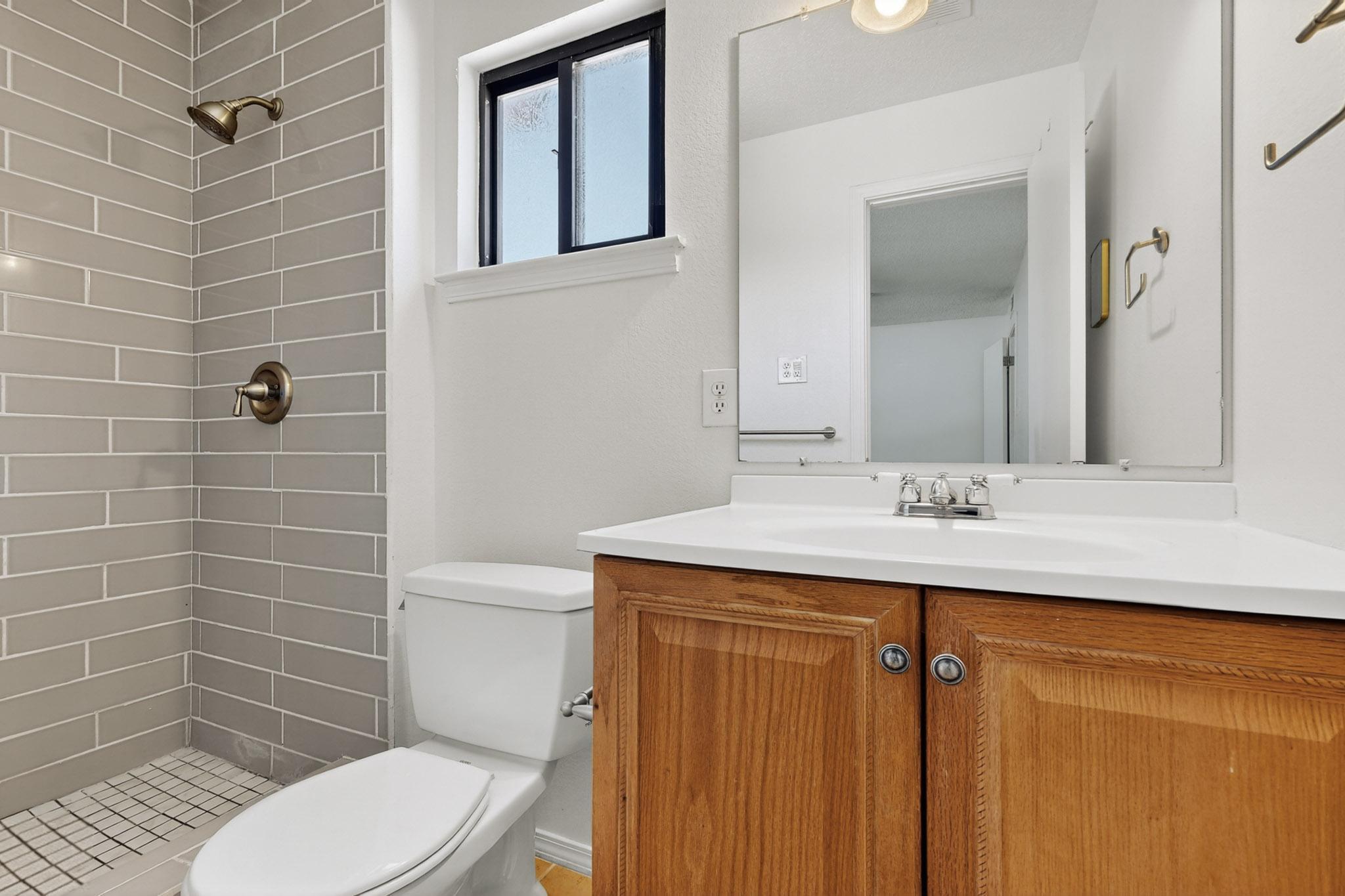 11527 NASSAU Drive NE