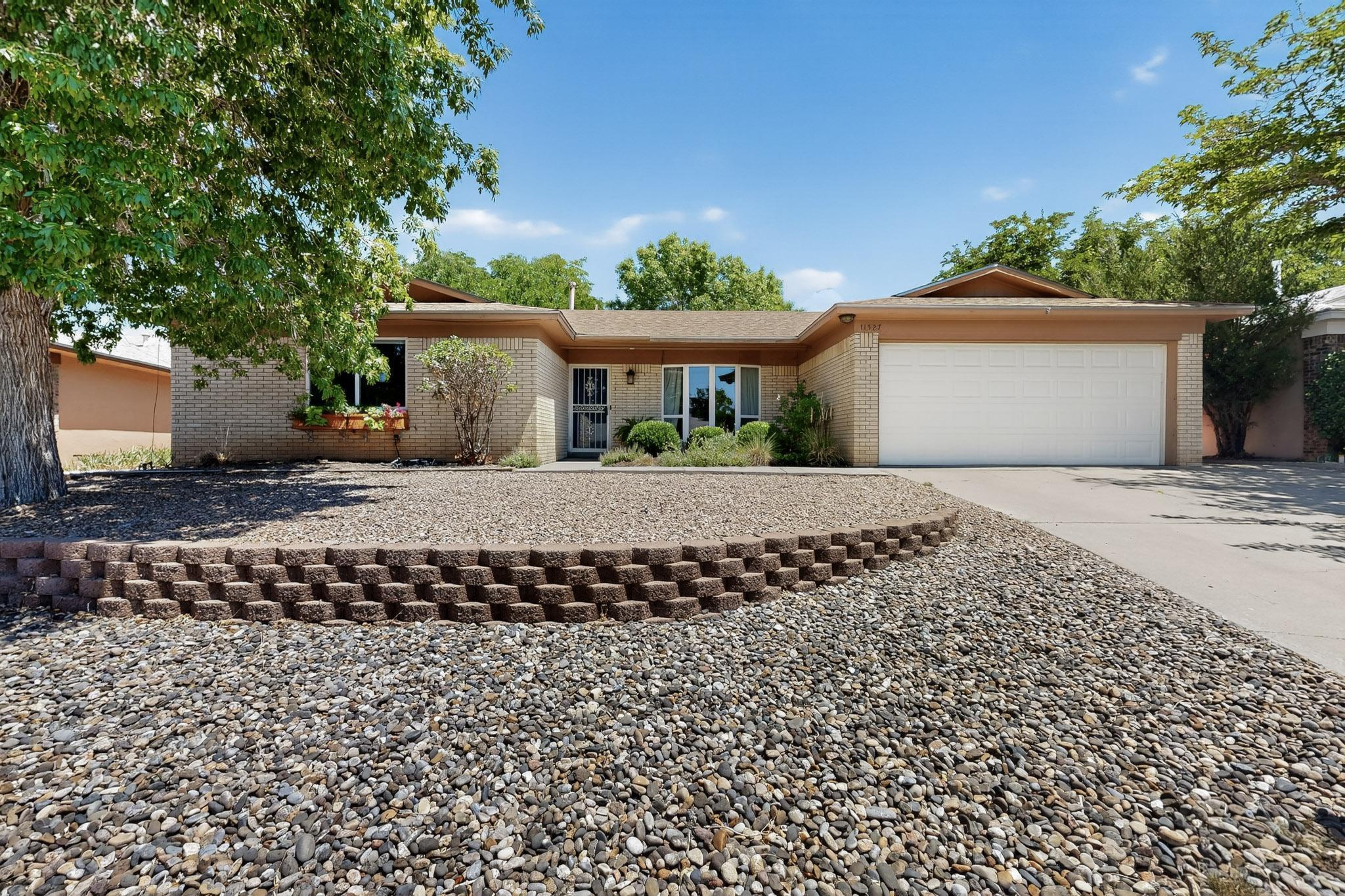 11527 NASSAU Drive NE