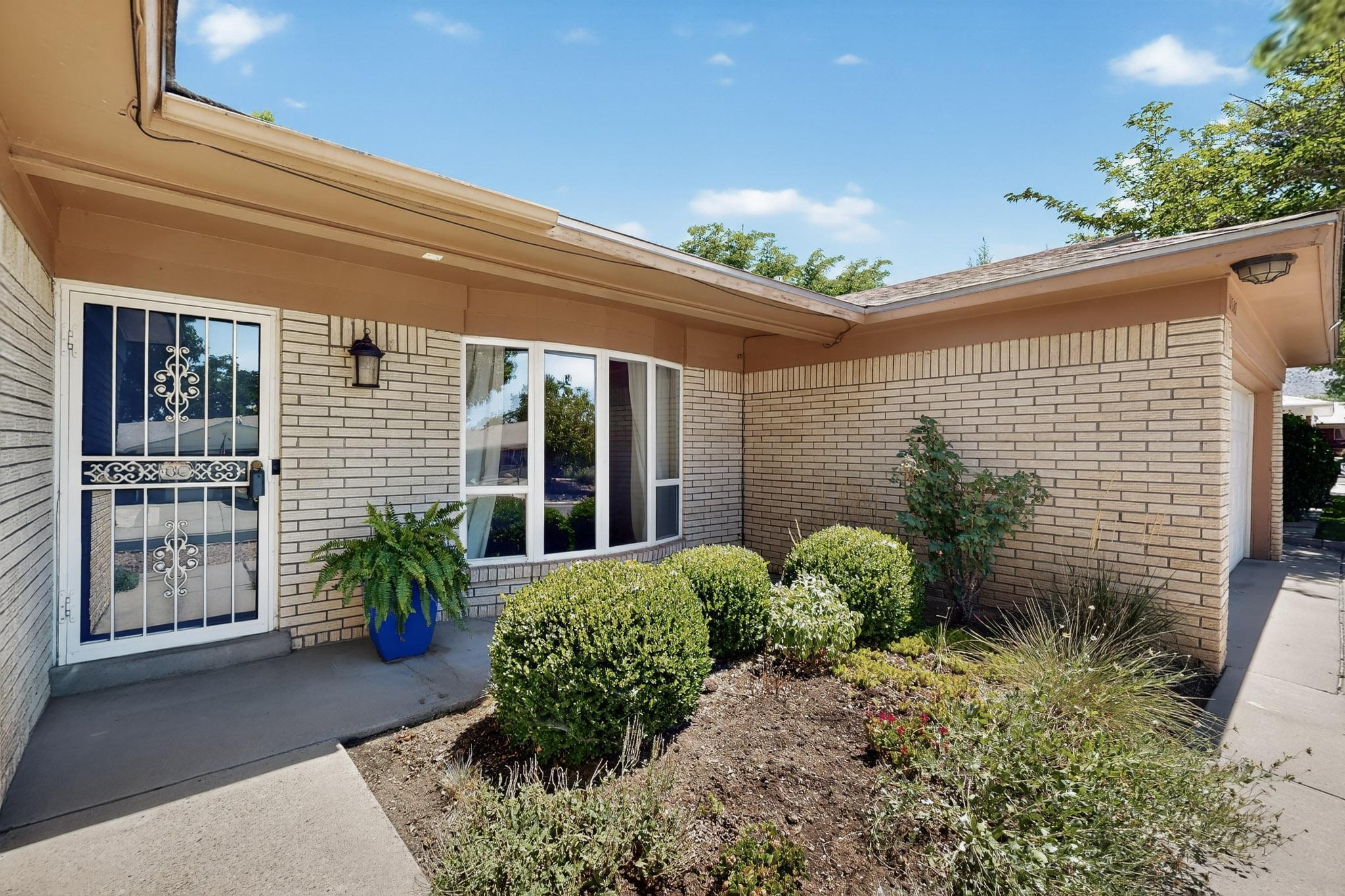 11527 NASSAU Drive NE