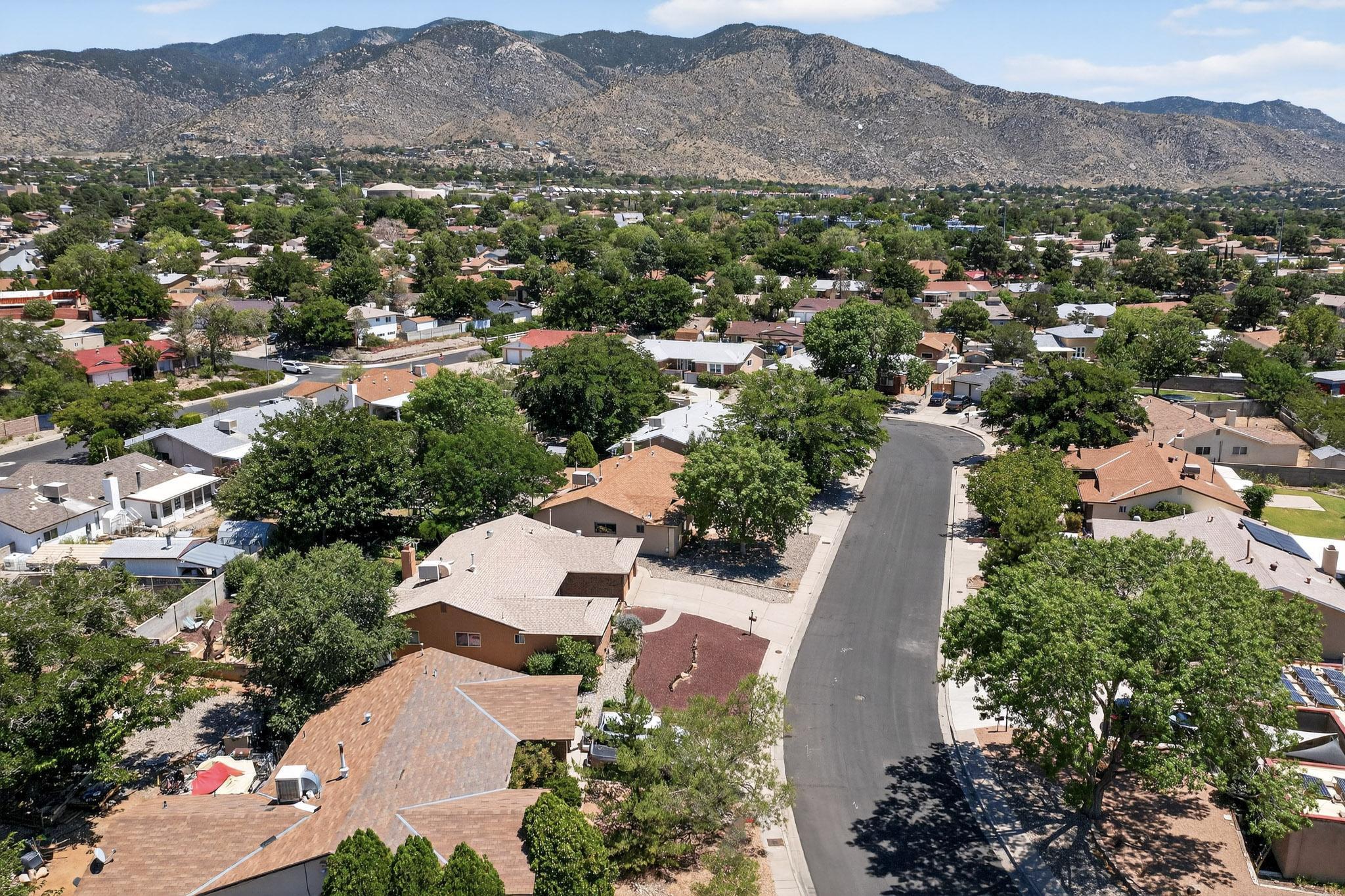 11527 NASSAU Drive NE