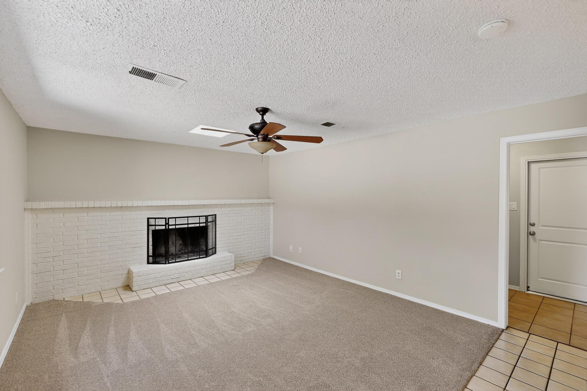 11527 NASSAU Drive NE