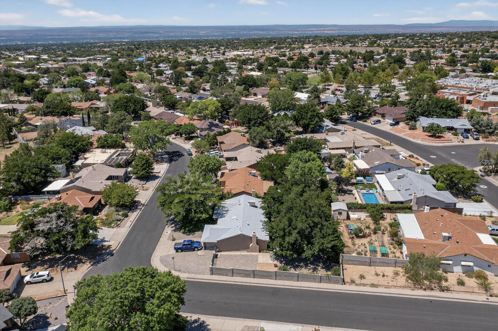 11527 NASSAU Drive NE