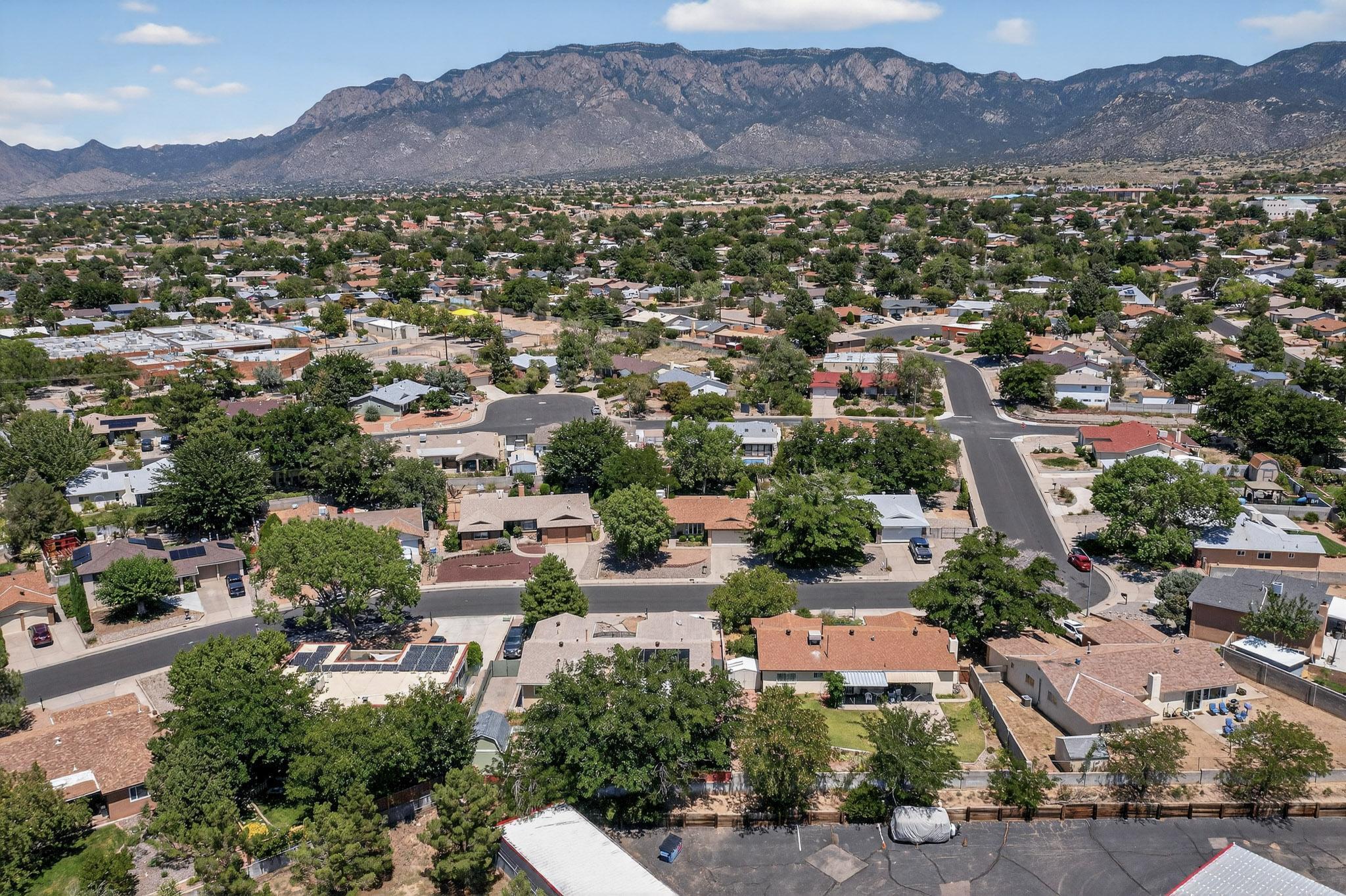 11527 NASSAU Drive NE