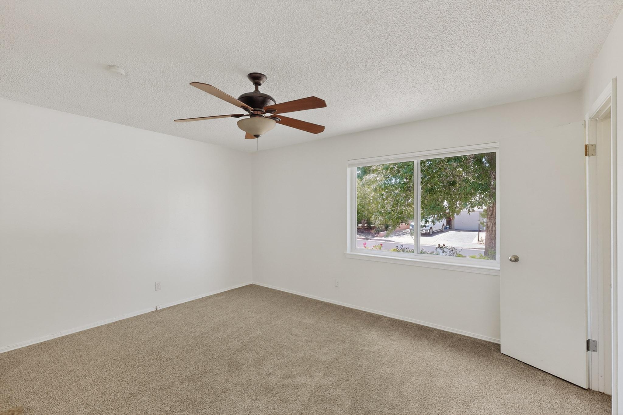 11527 NASSAU Drive NE