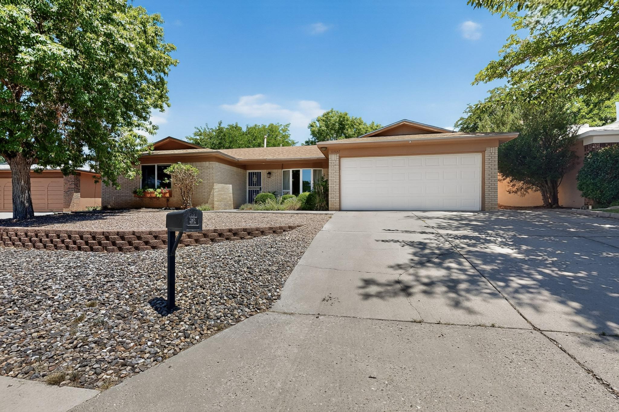 11527 NASSAU Drive NE