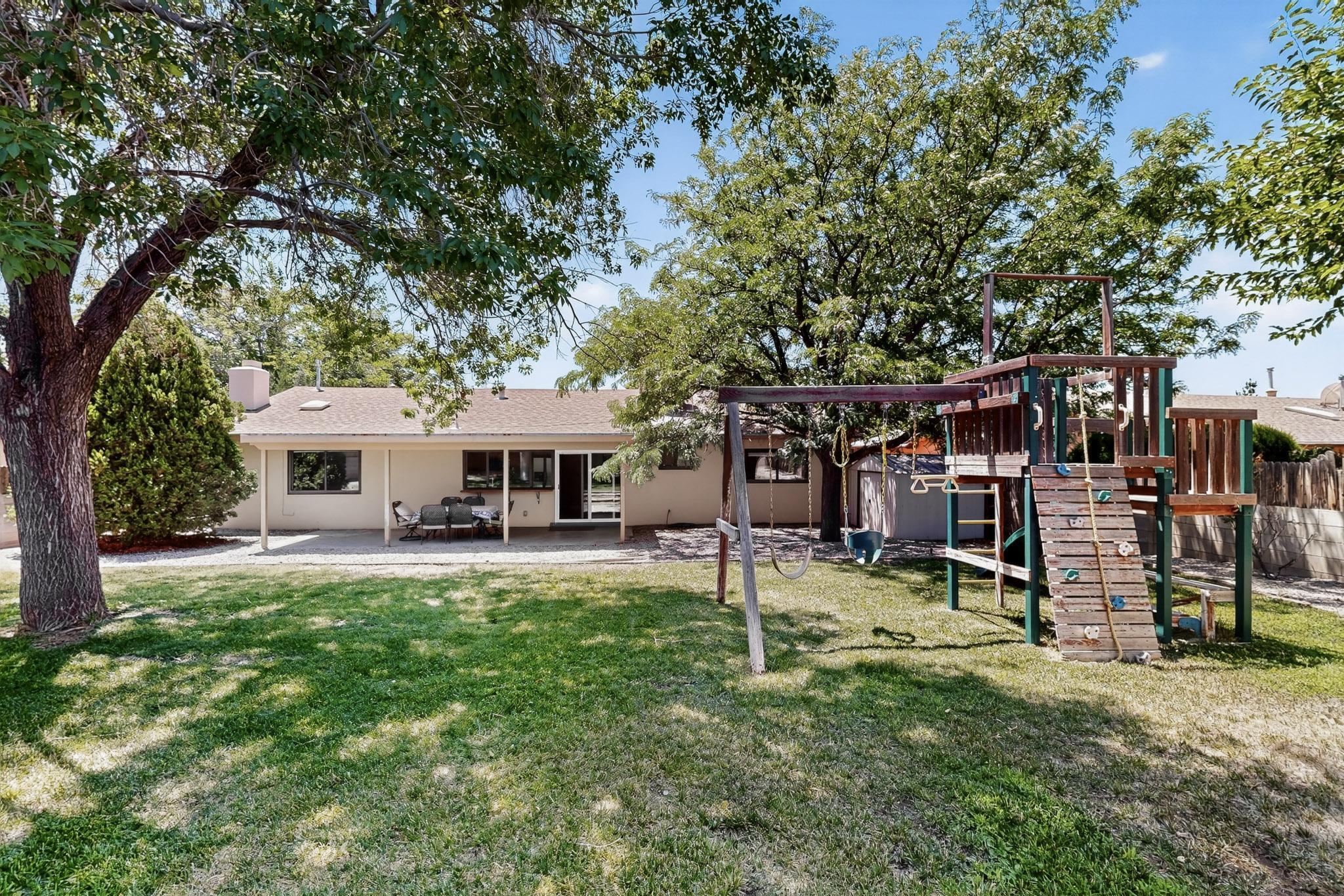 11527 NASSAU Drive NE