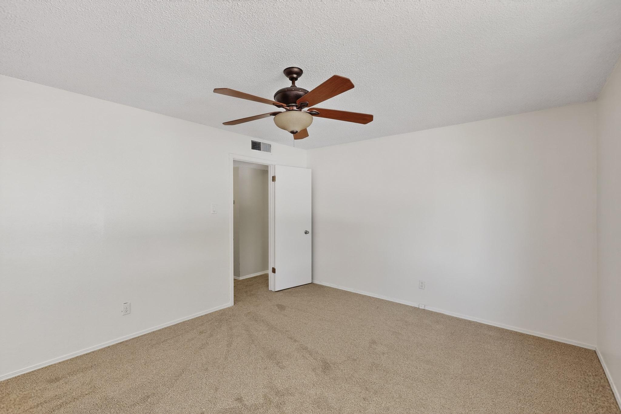 11527 NASSAU Drive NE