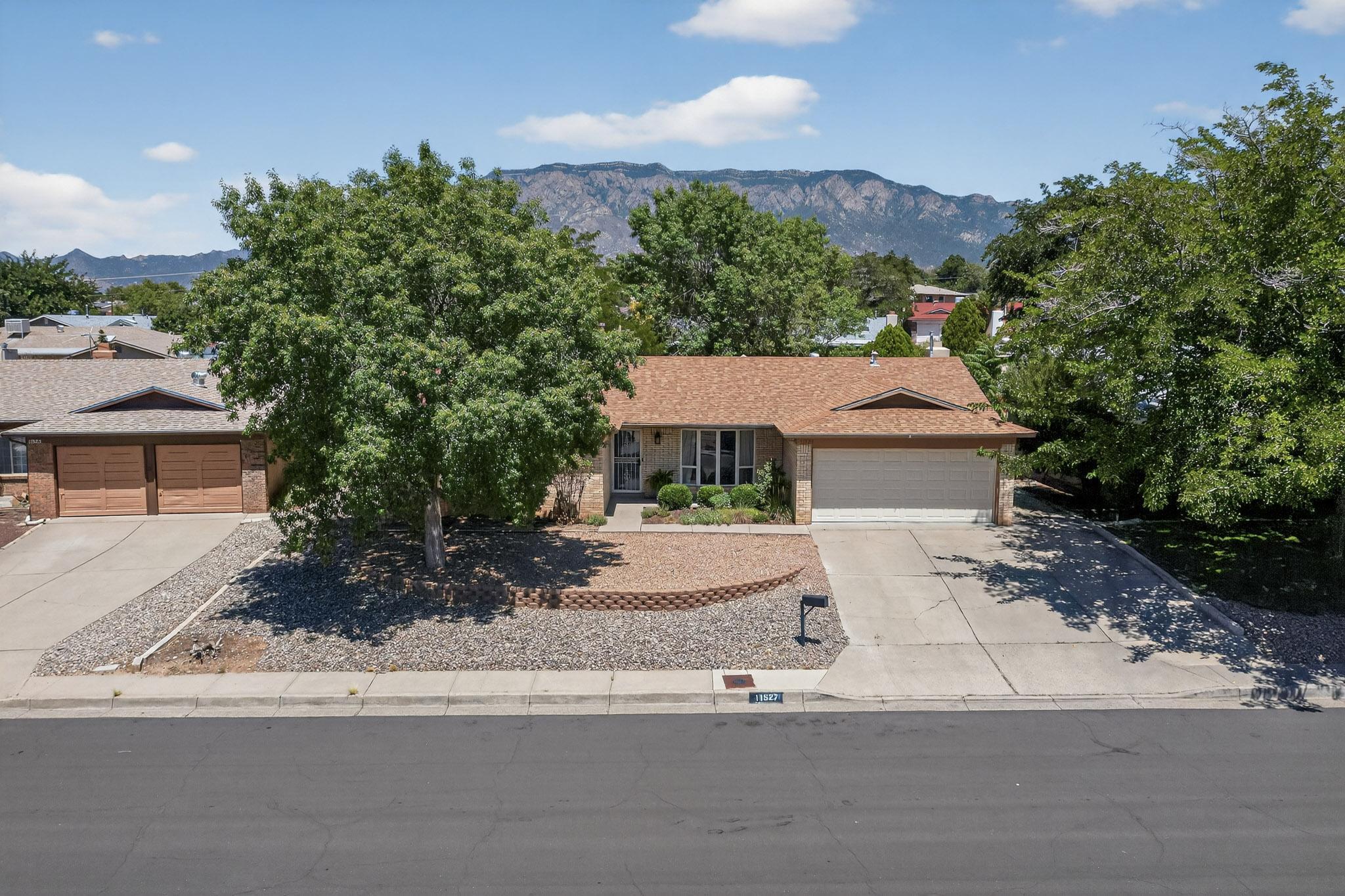 11527 NASSAU Drive NE