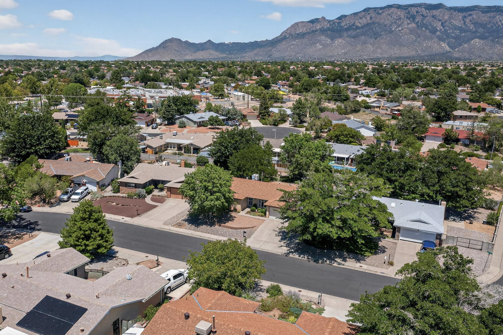 11527 NASSAU Drive NE