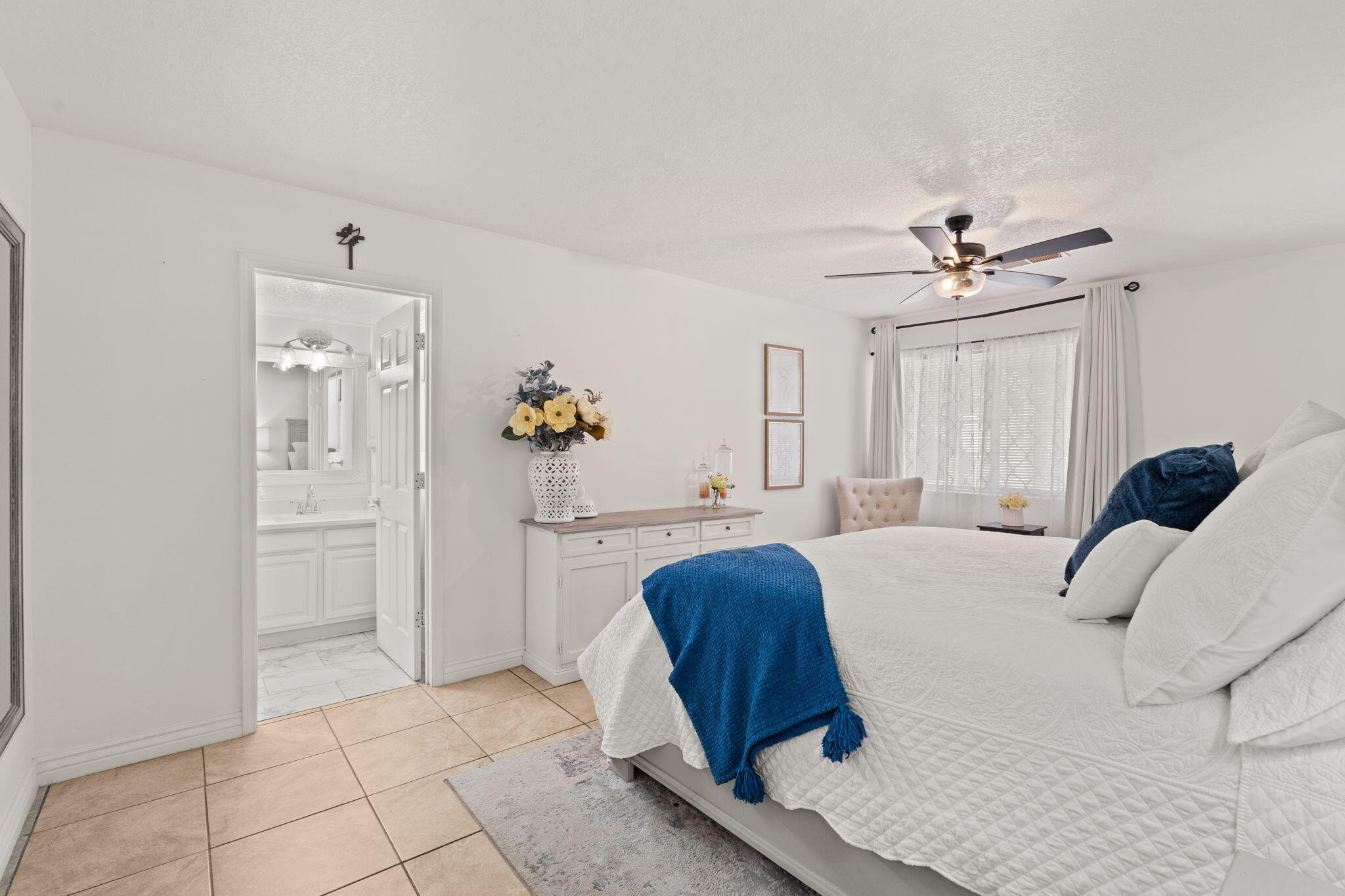 7037 ALBANY HILLS Drive NE