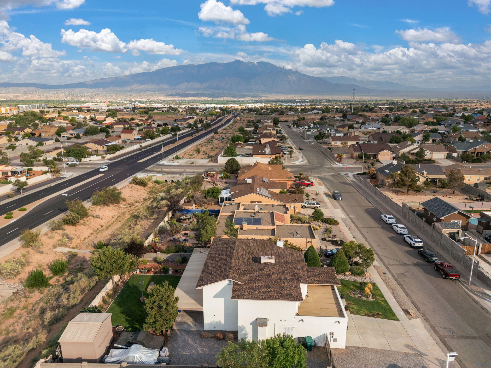 7037 ALBANY HILLS Drive NE