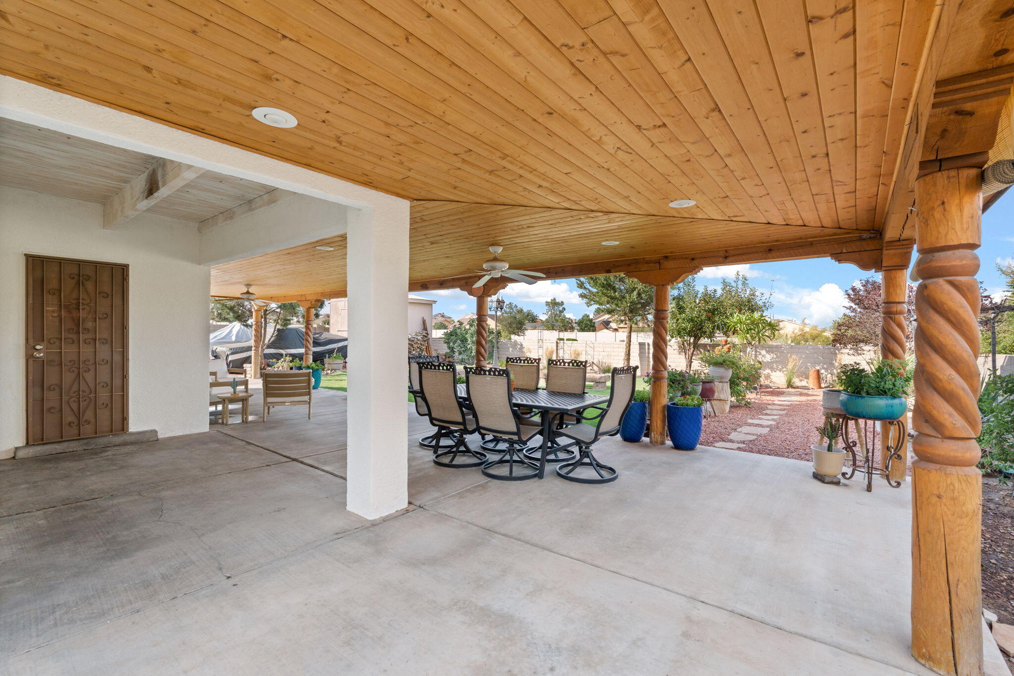 7037 ALBANY HILLS Drive NE