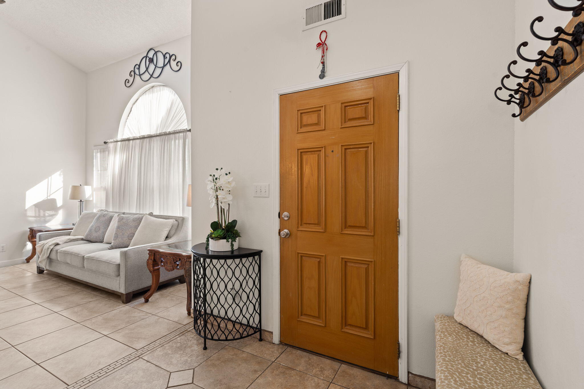 7037 ALBANY HILLS Drive NE