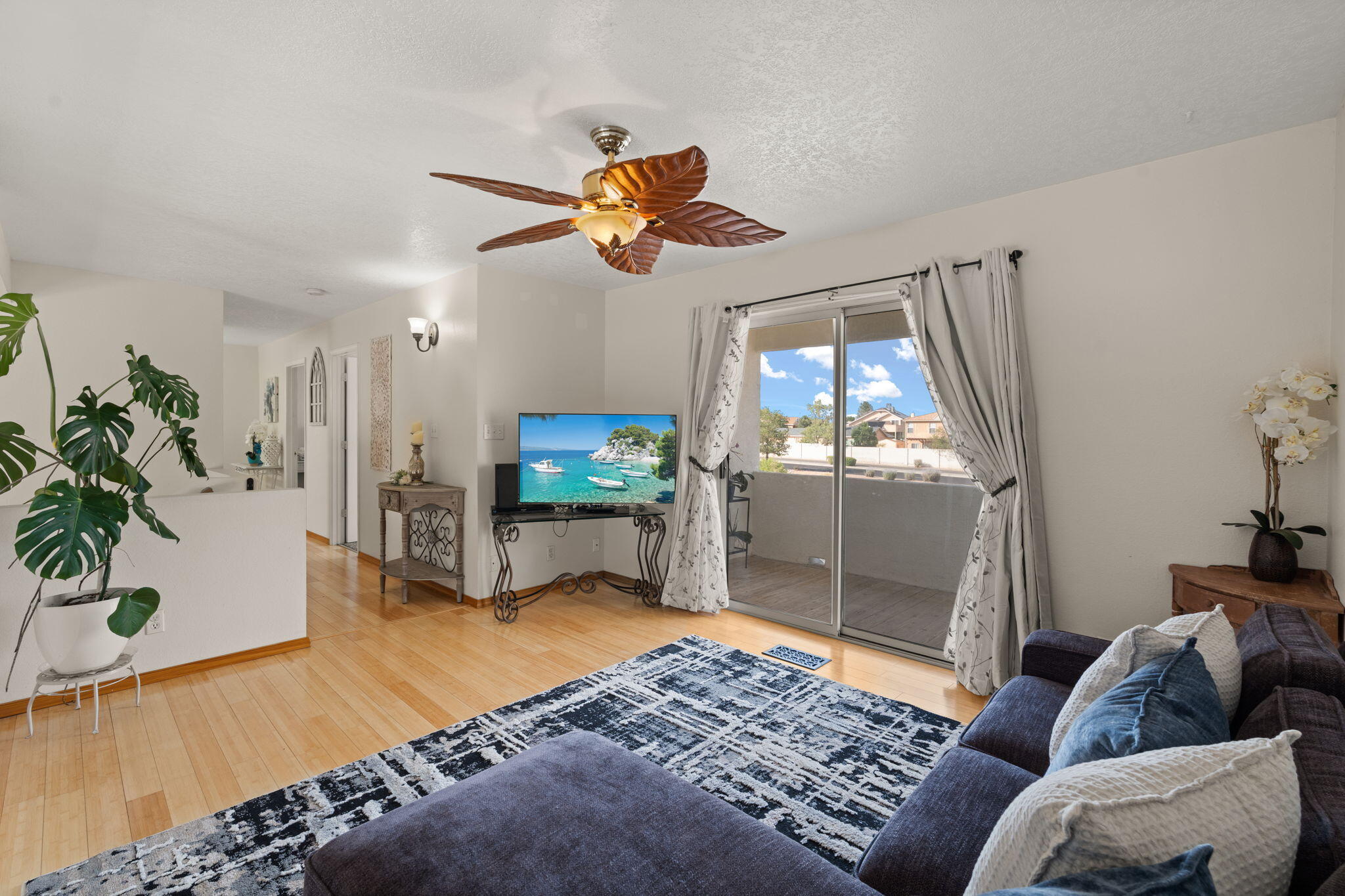 7037 ALBANY HILLS Drive NE