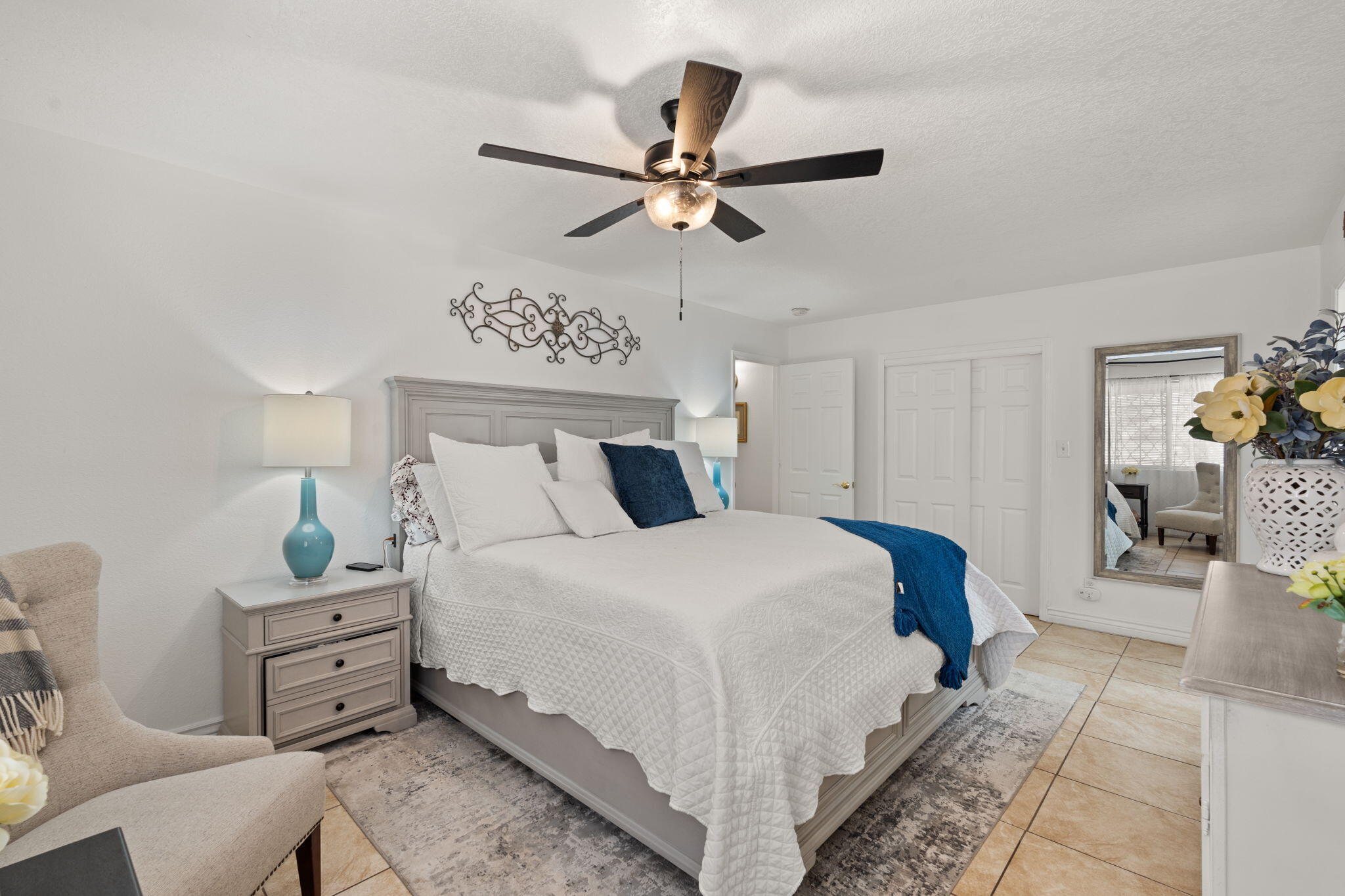 7037 ALBANY HILLS Drive NE