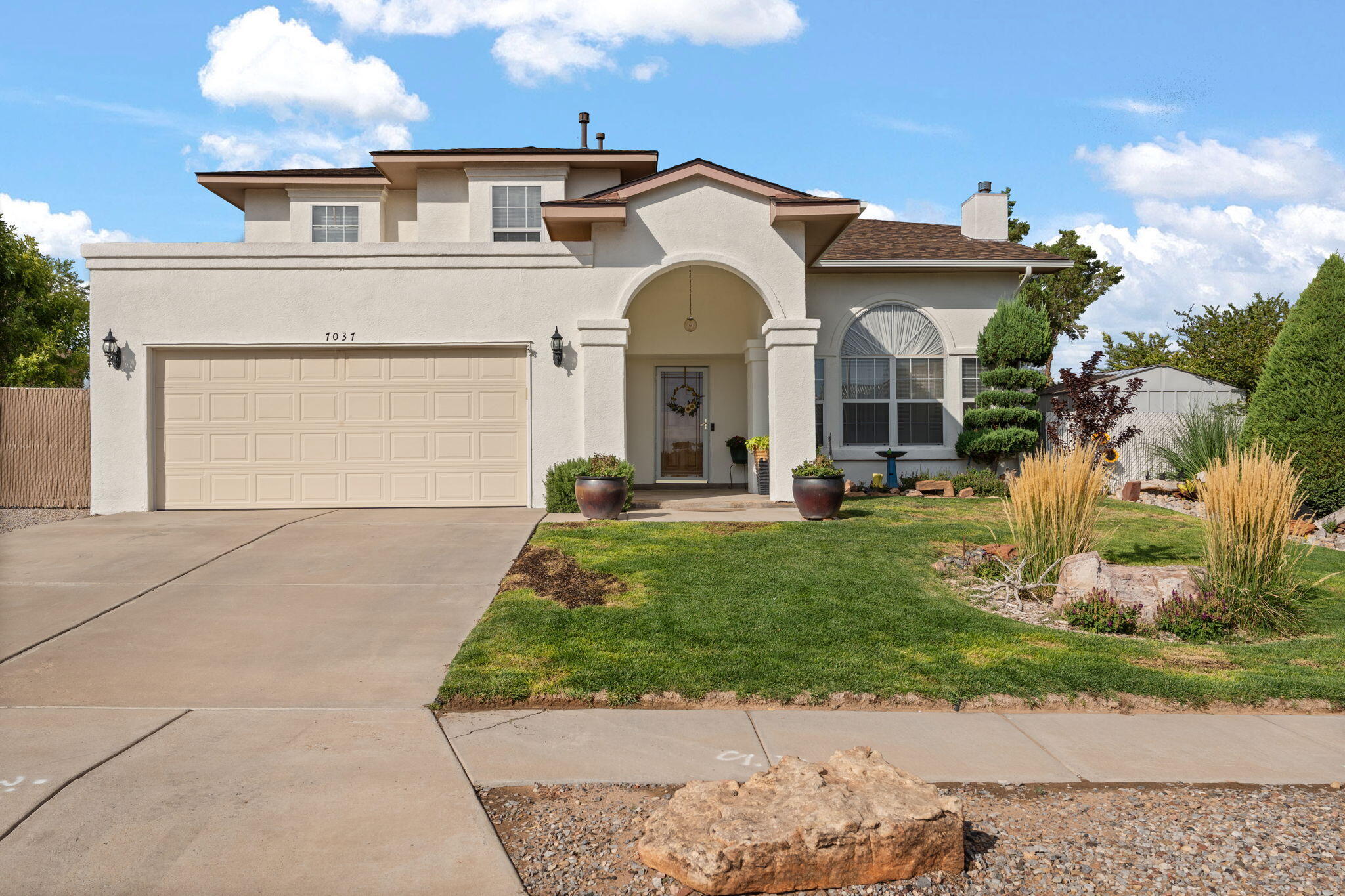 7037 ALBANY HILLS Drive NE