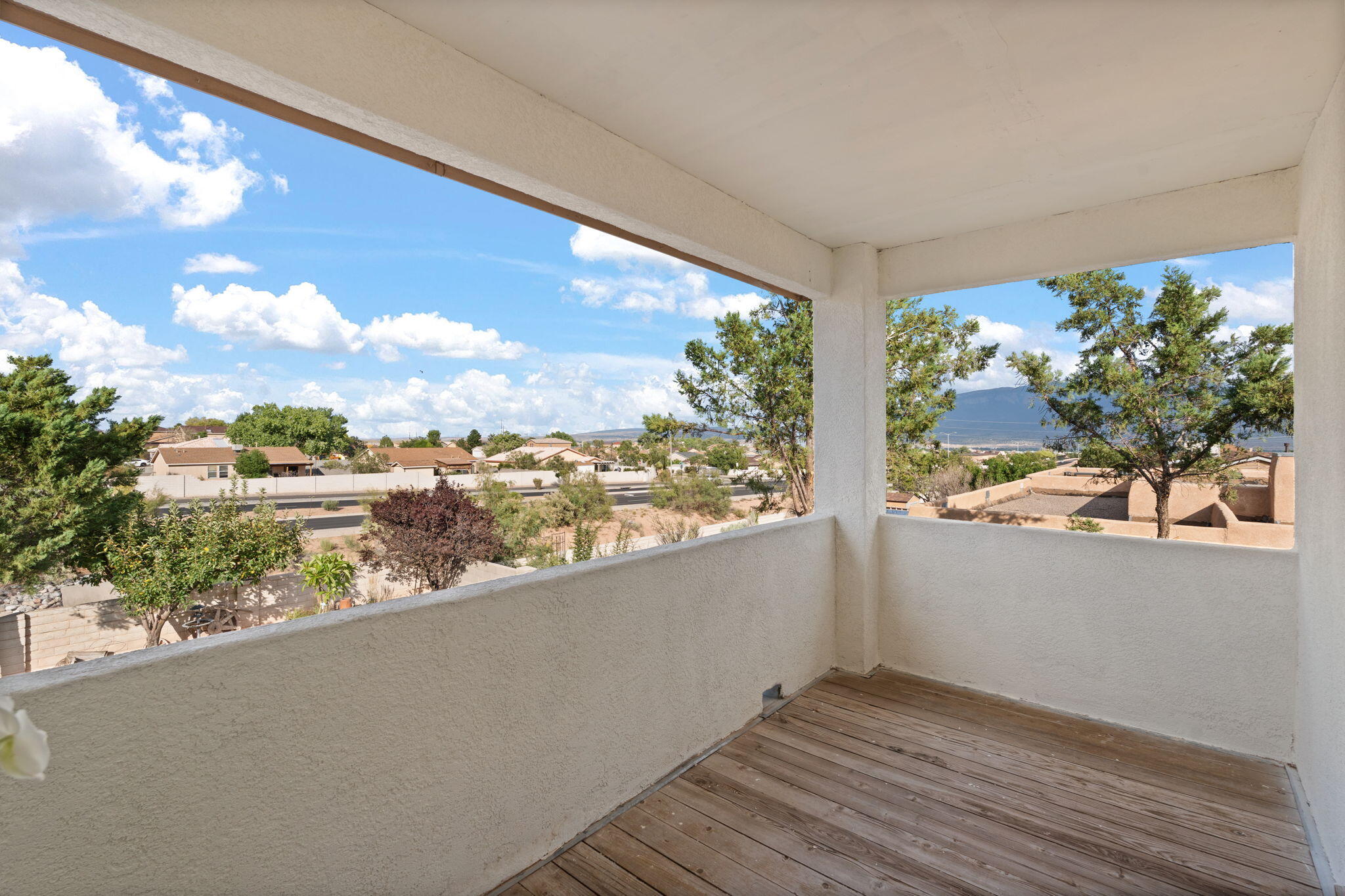 7037 ALBANY HILLS Drive NE