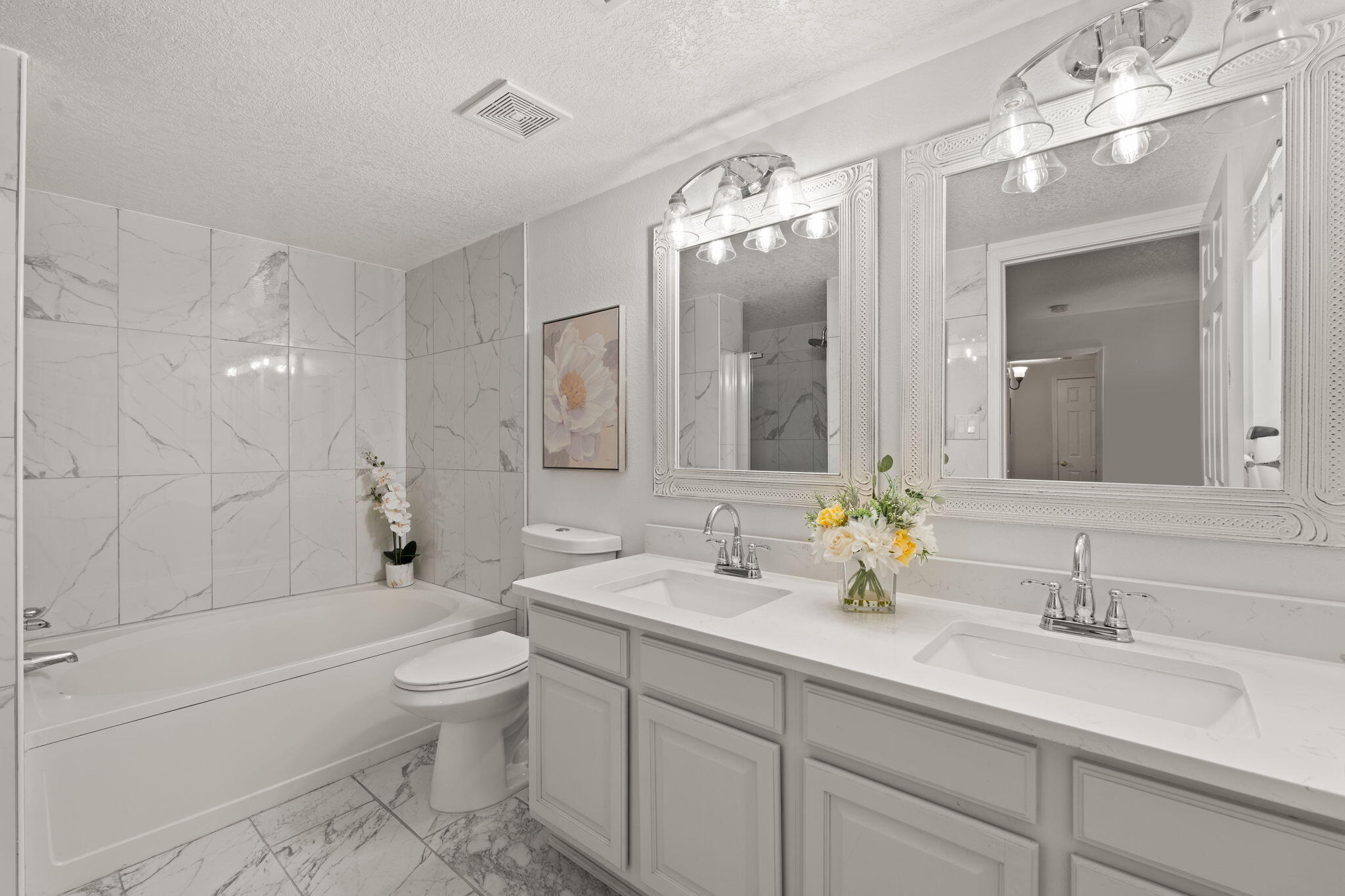 7037 ALBANY HILLS Drive NE