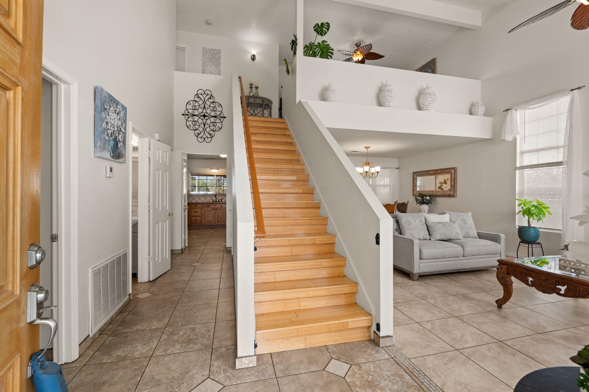 7037 ALBANY HILLS Drive NE