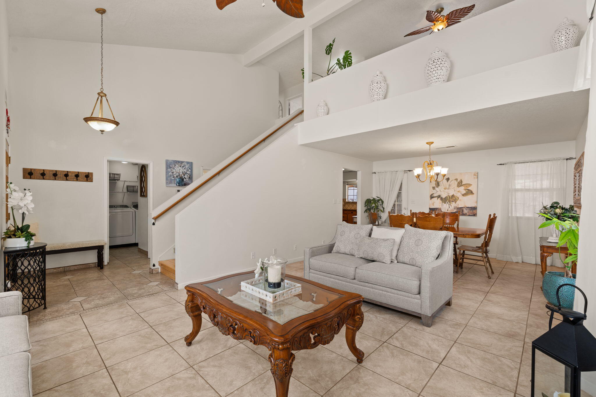 7037 ALBANY HILLS Drive NE