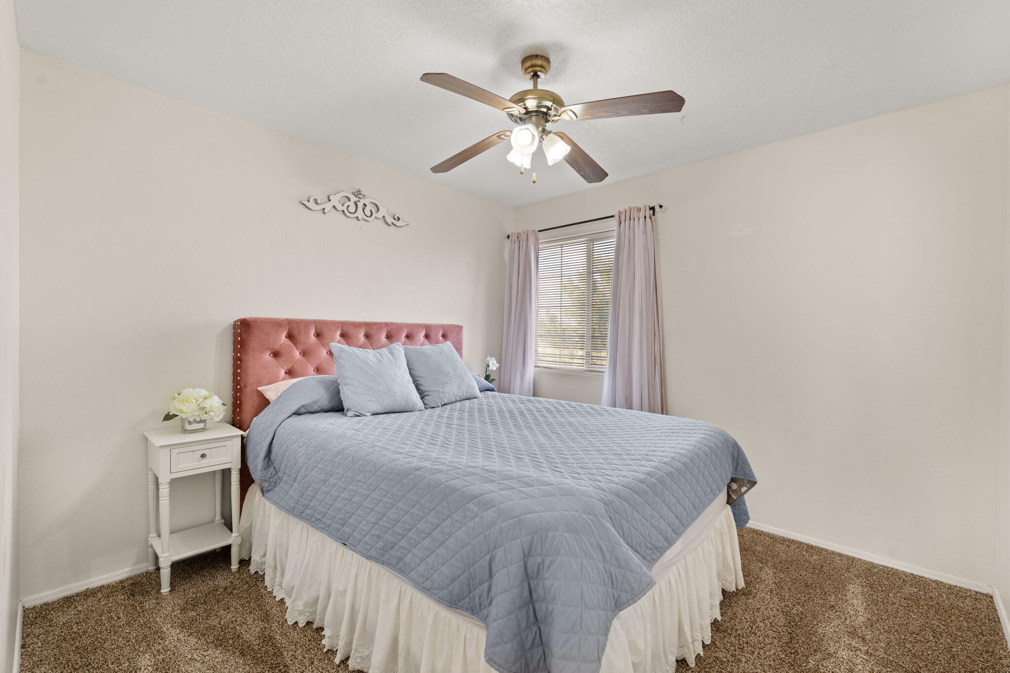 7037 ALBANY HILLS Drive NE