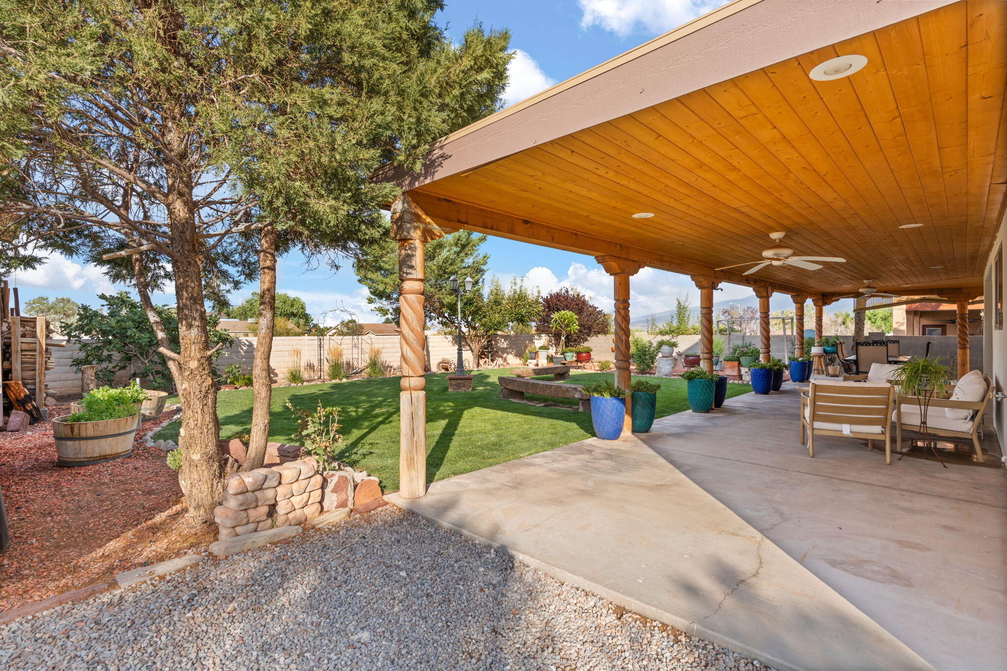 7037 ALBANY HILLS Drive NE