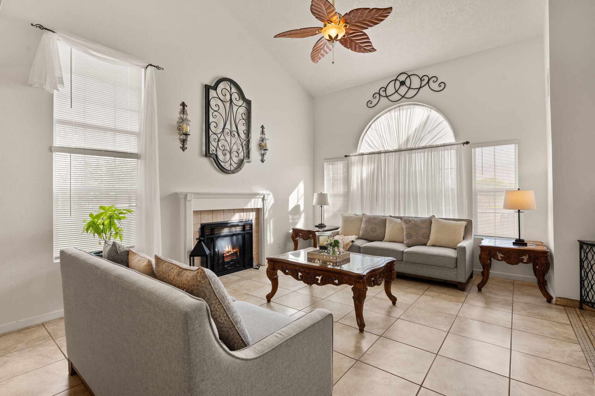 7037 ALBANY HILLS Drive NE