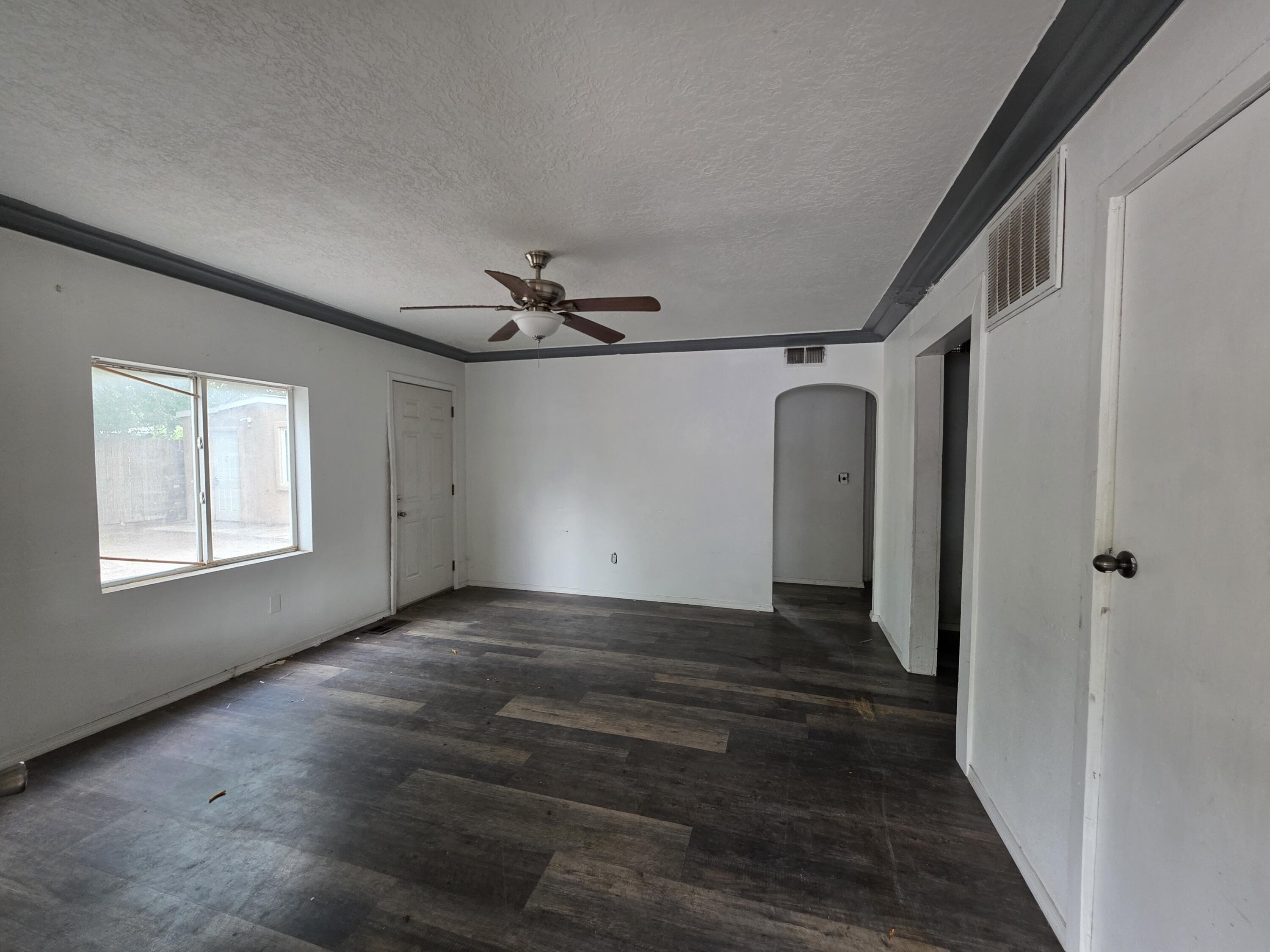 4718 GLENDALE Road NW