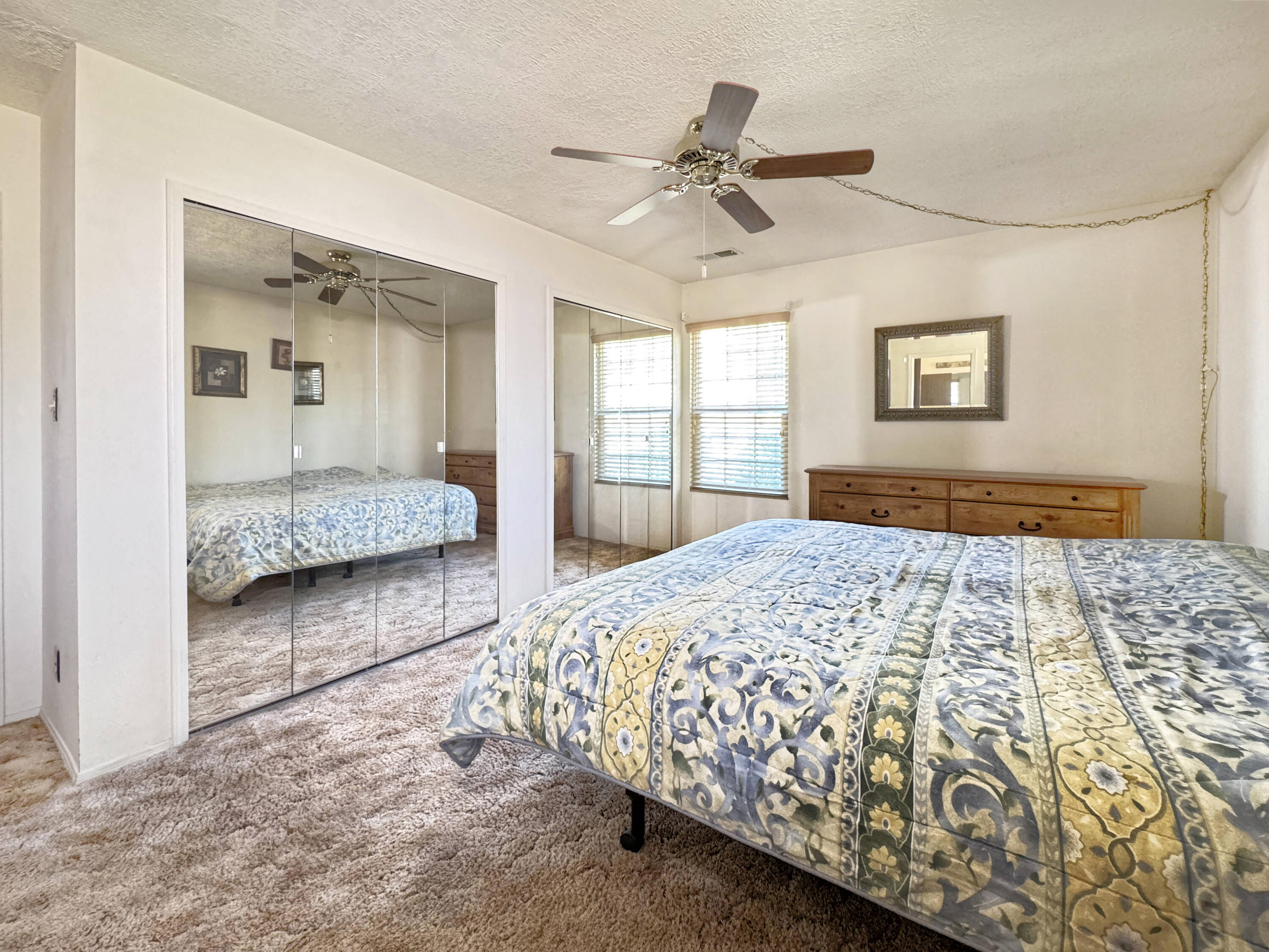 4661 QUARTZ Drive NE