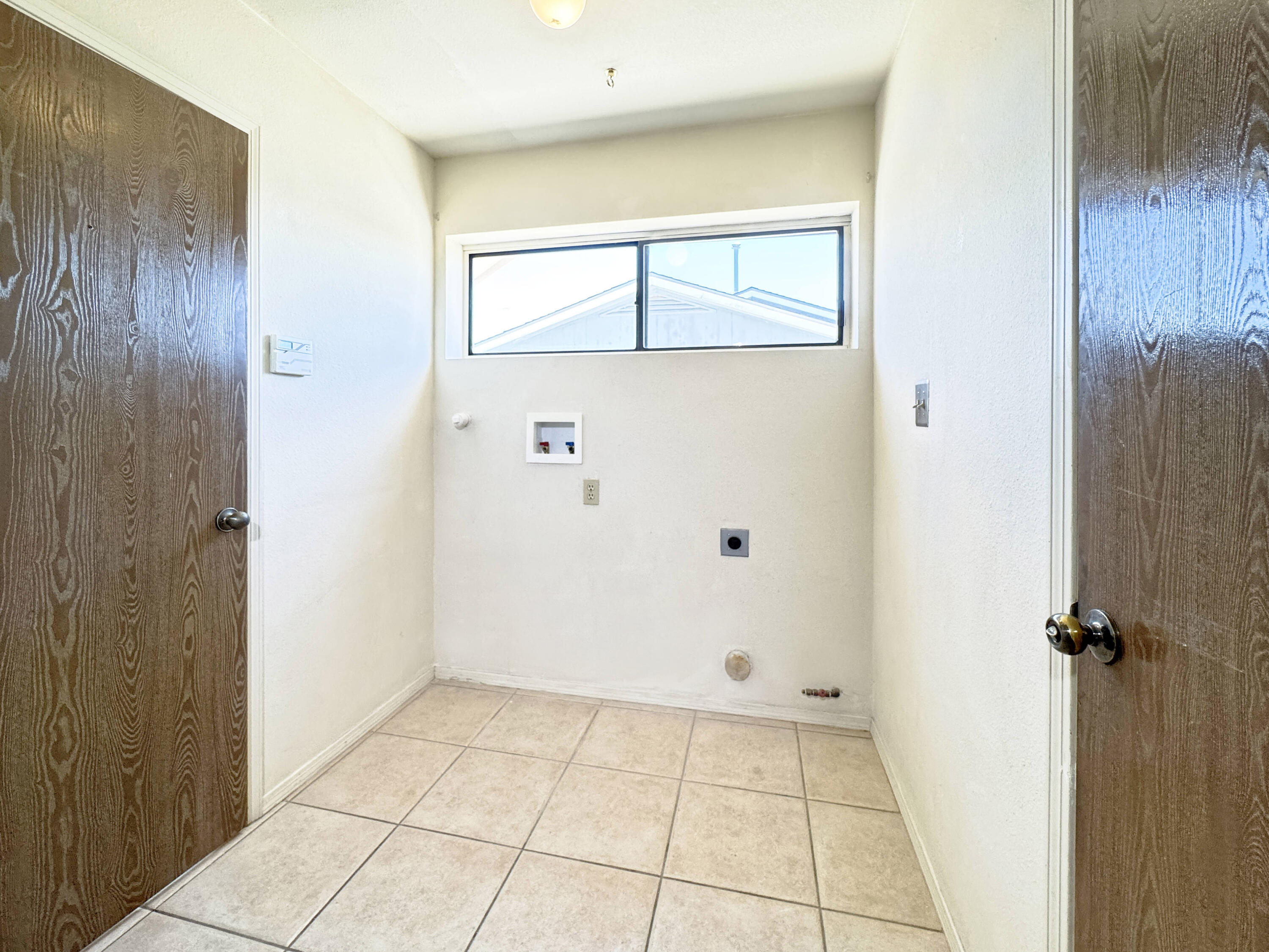 4661 QUARTZ Drive NE