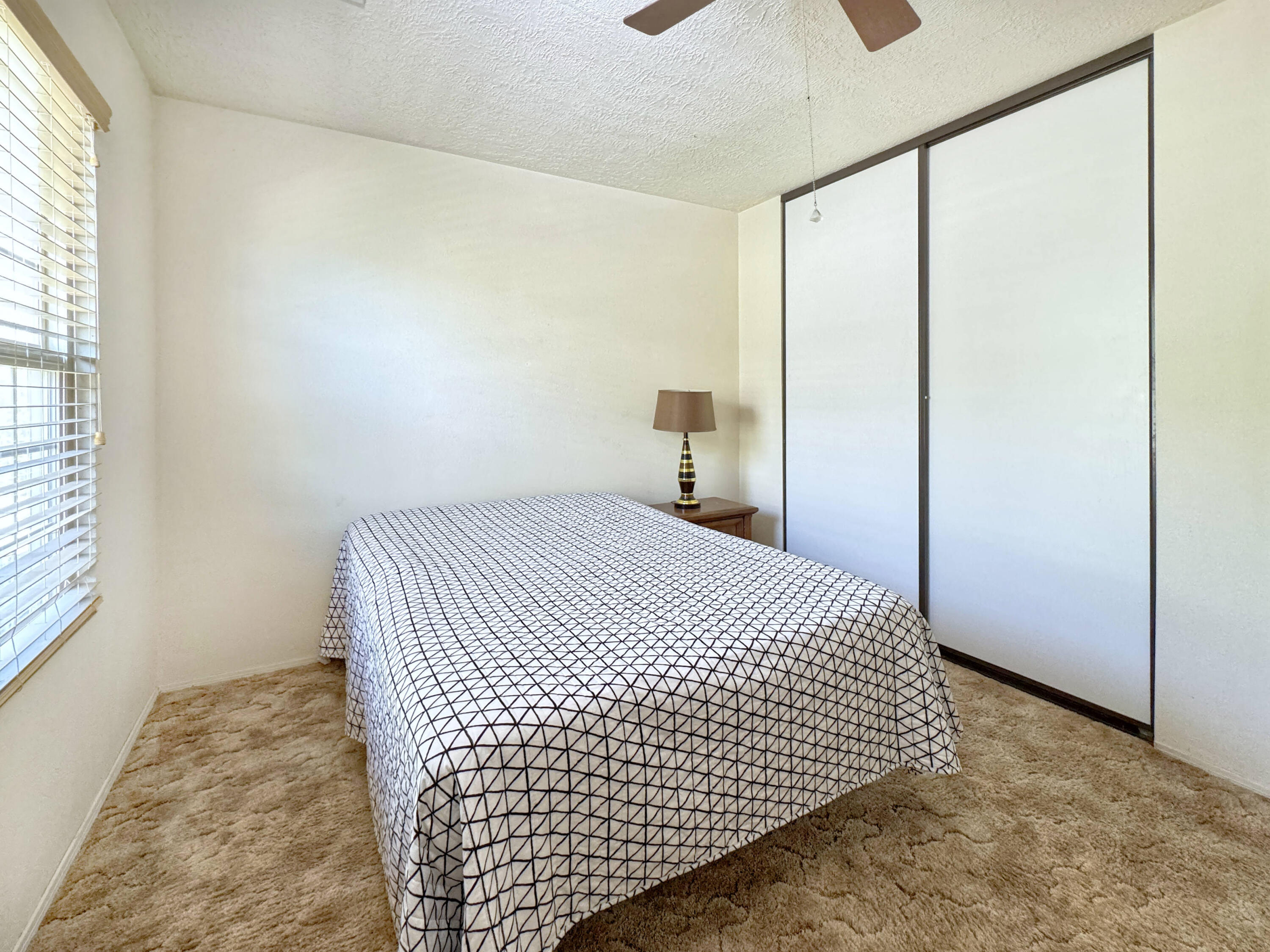 4661 QUARTZ Drive NE