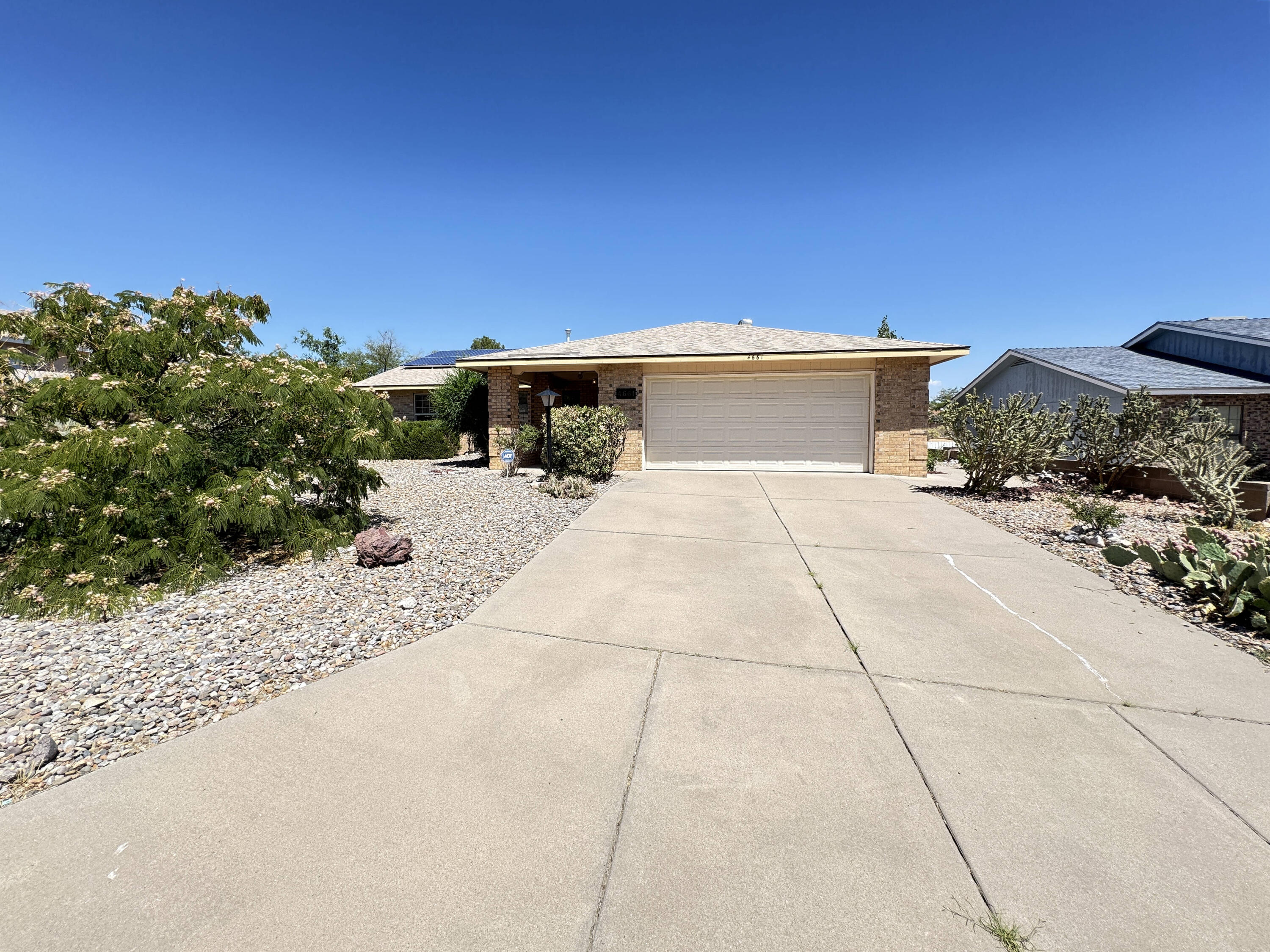 4661 QUARTZ Drive NE