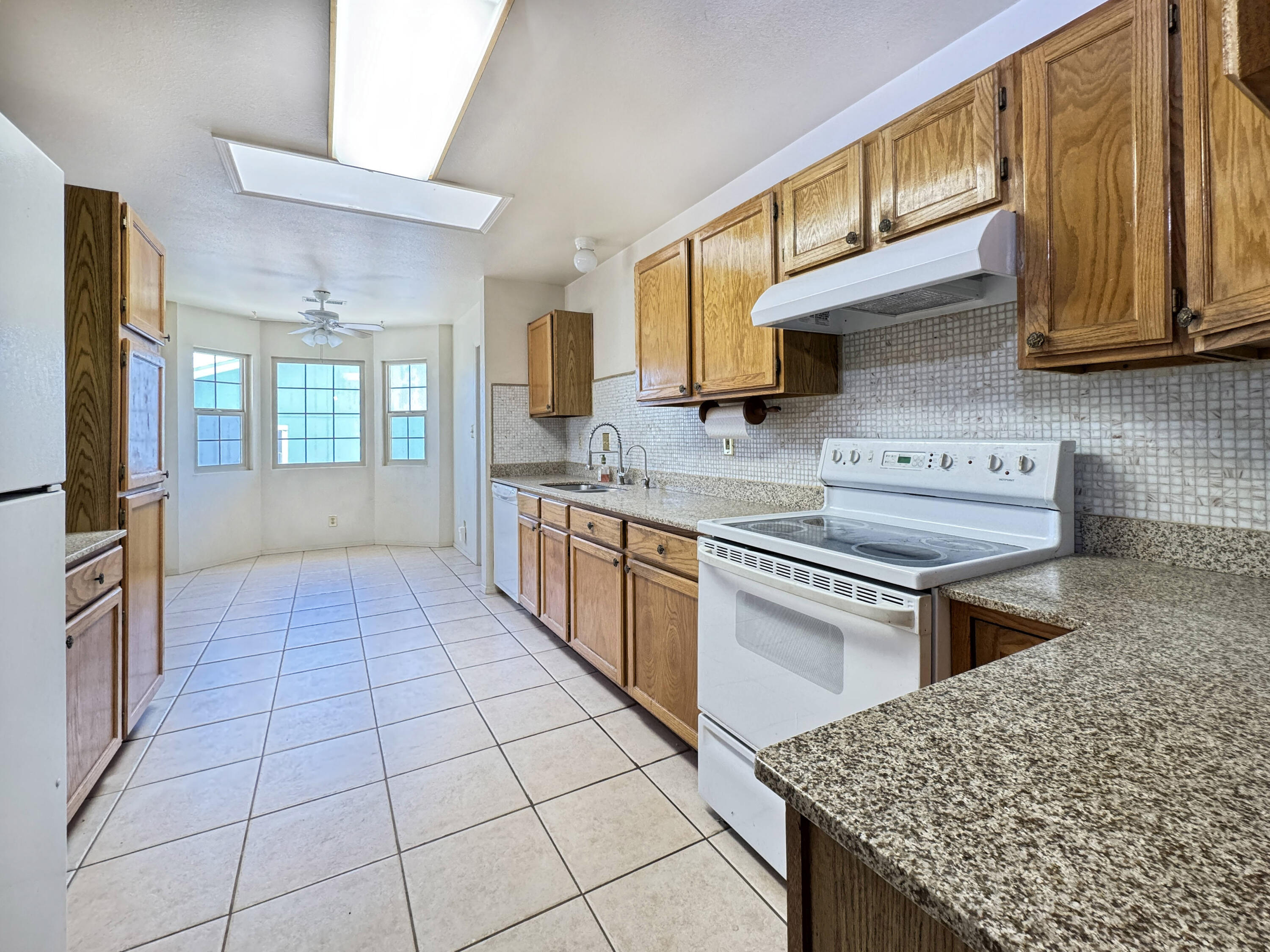 4661 QUARTZ Drive NE