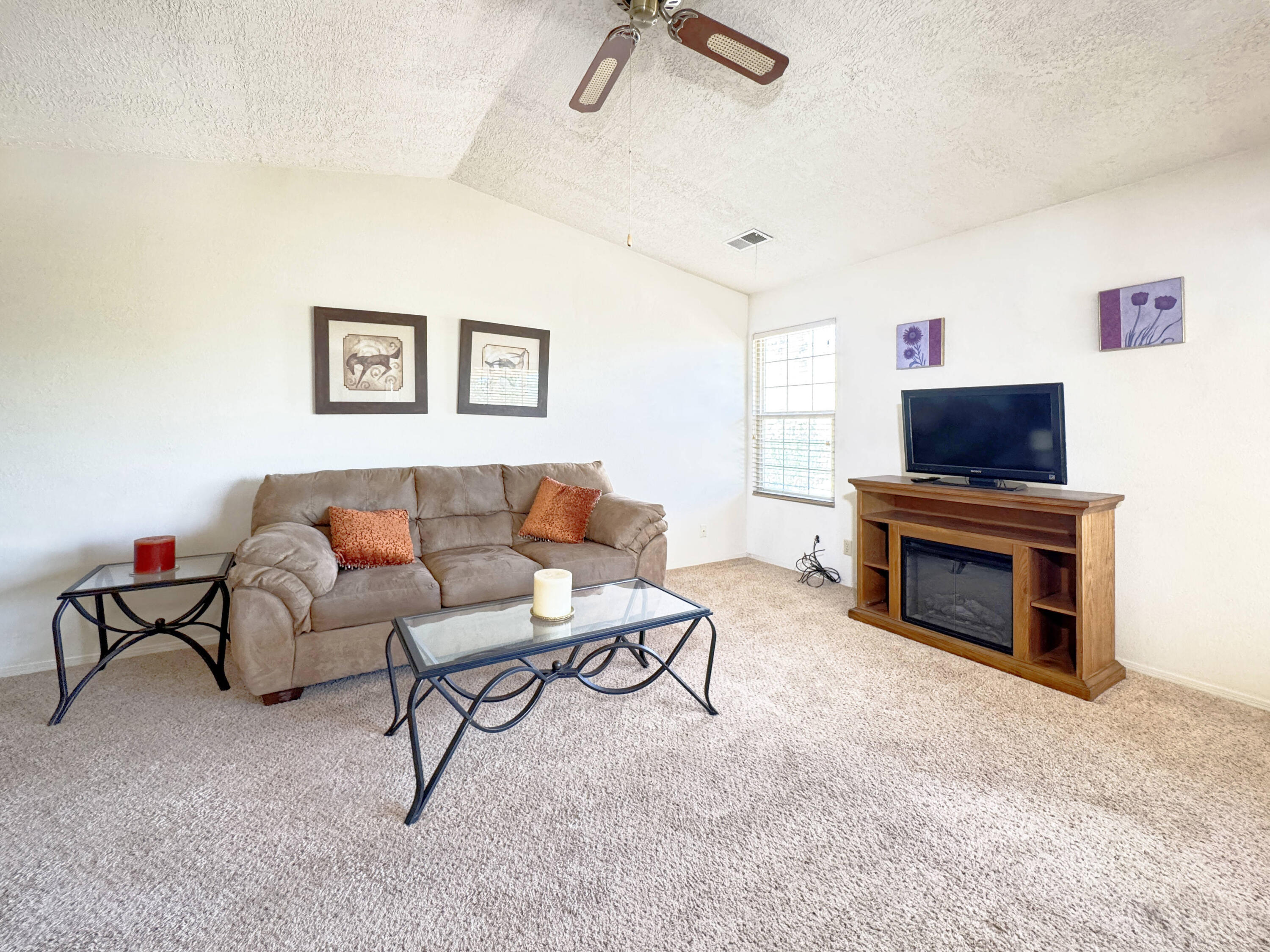 4661 QUARTZ Drive NE