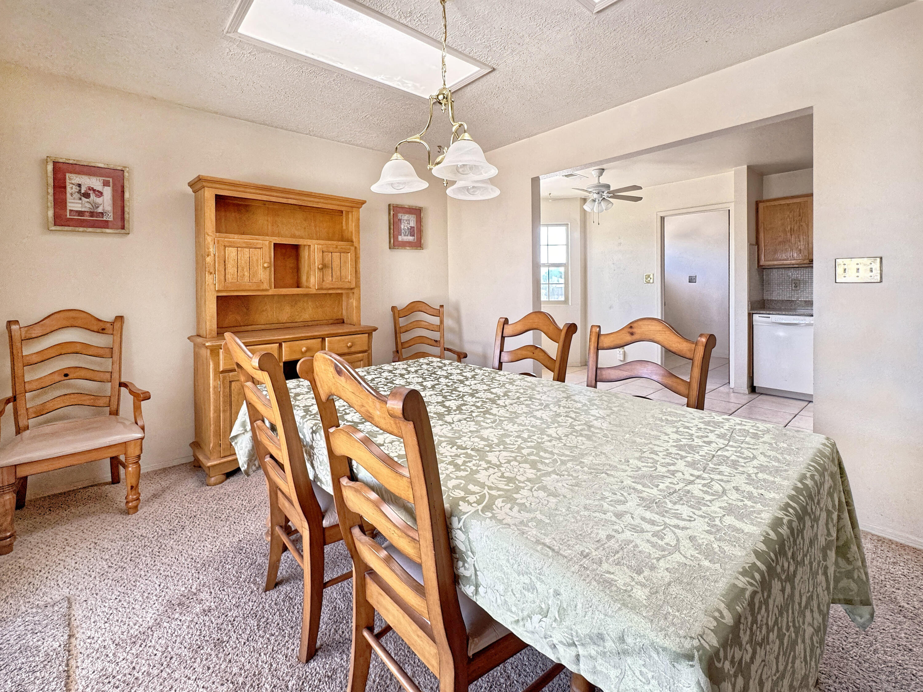 4661 QUARTZ Drive NE