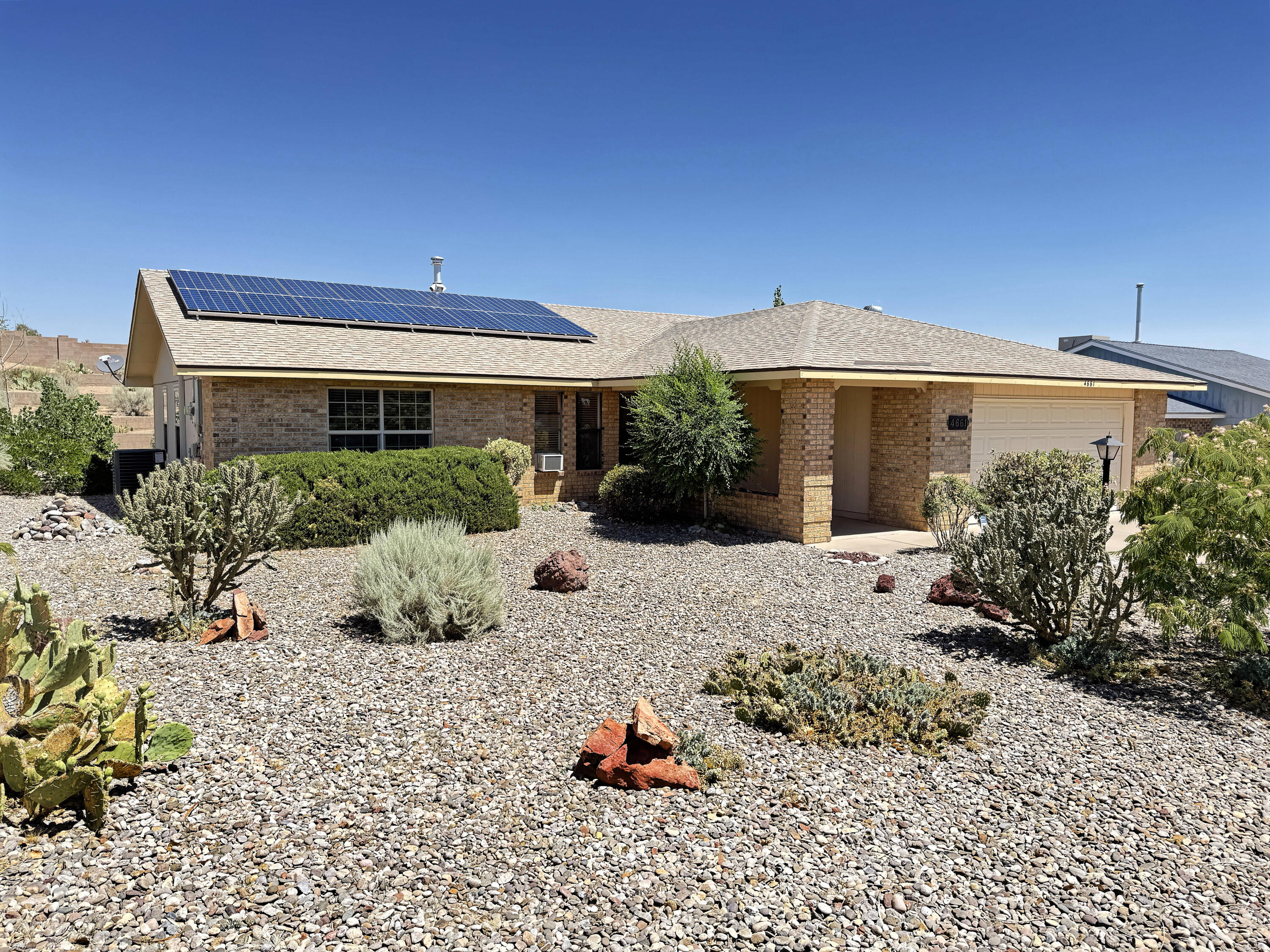 4661 QUARTZ Drive NE