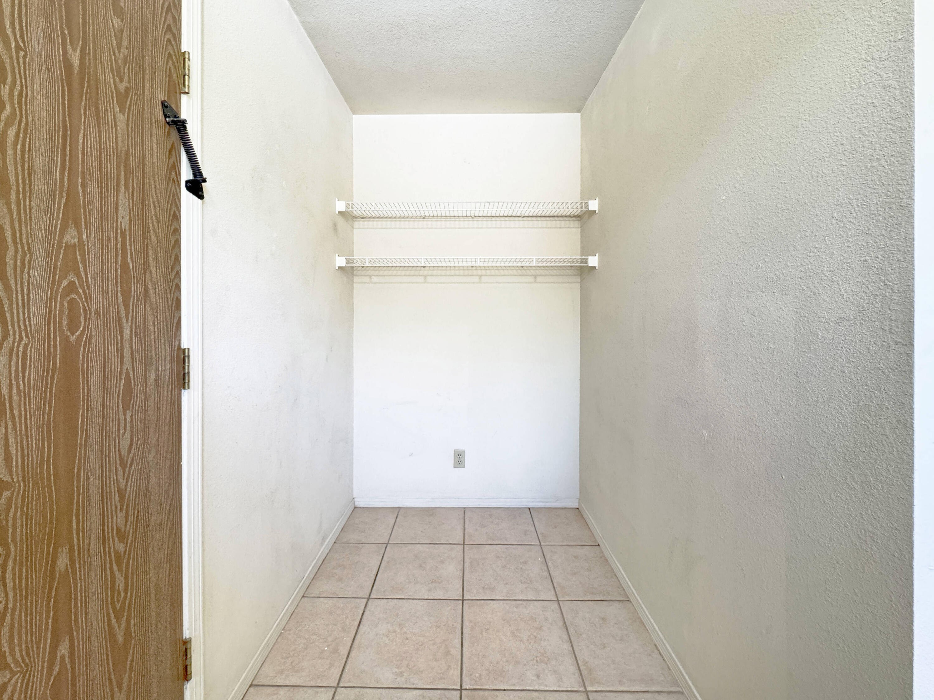 4661 QUARTZ Drive NE