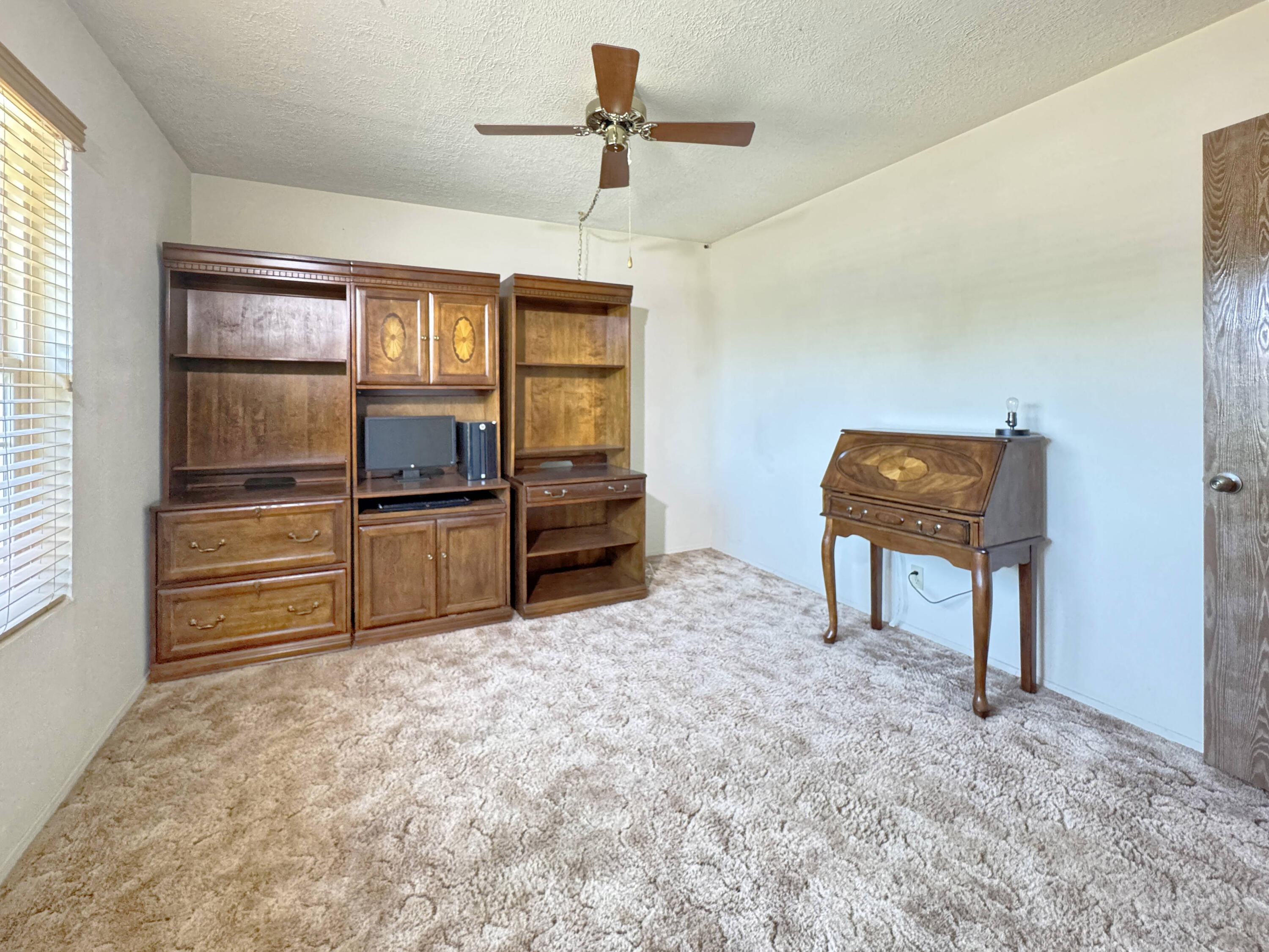 4661 QUARTZ Drive NE