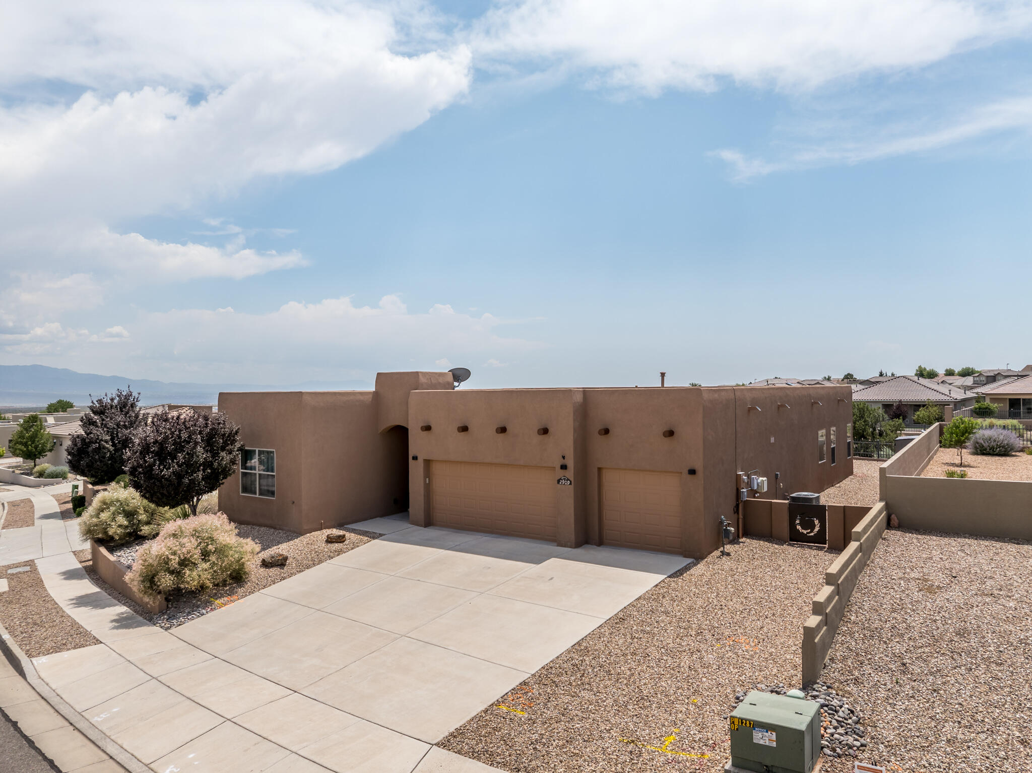 2909 REDONDO SANTA FE